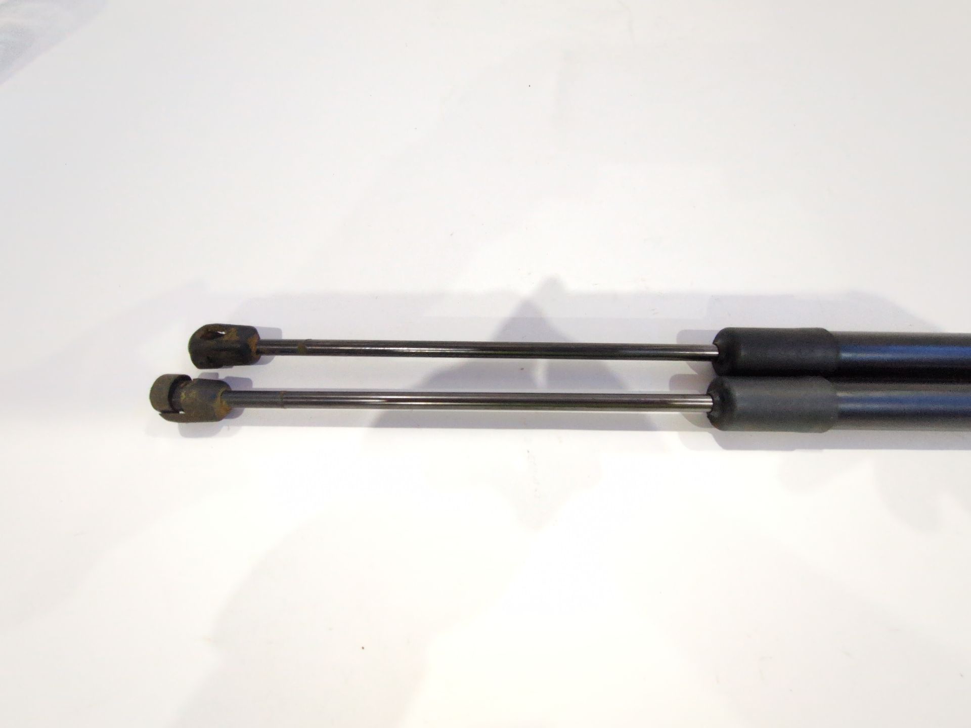 amortiguadores_maletero_porton_5na827550b_5na_827_550_b_volkswagen_tiguan_ad1_ax1_2_0_tdi