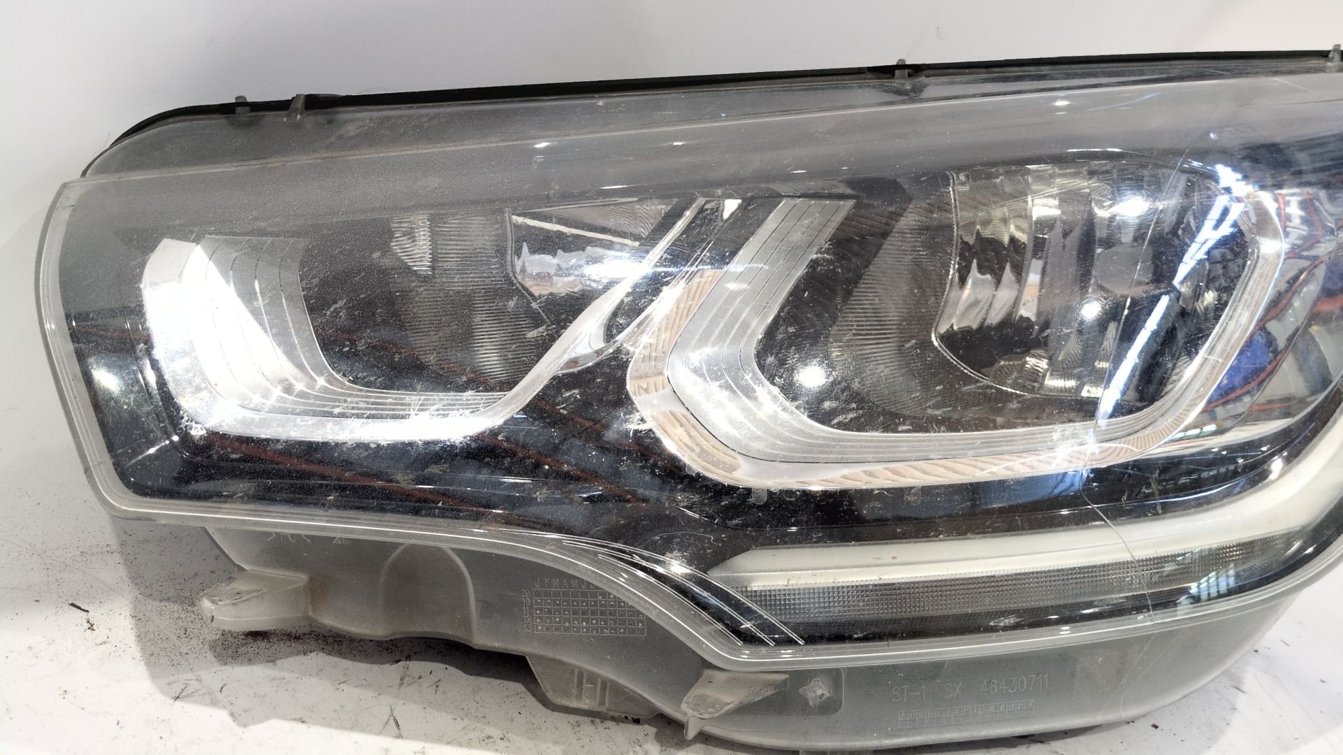 faro_izquierdo_980862388004_citr_n_c4_ii_nc_1_6_bluehdi_100