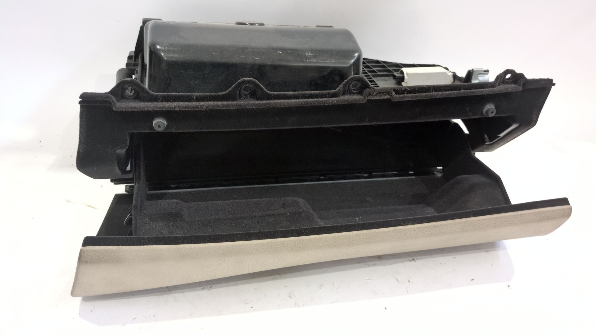 guantera_51169192994_bmw_5_f10_520_i