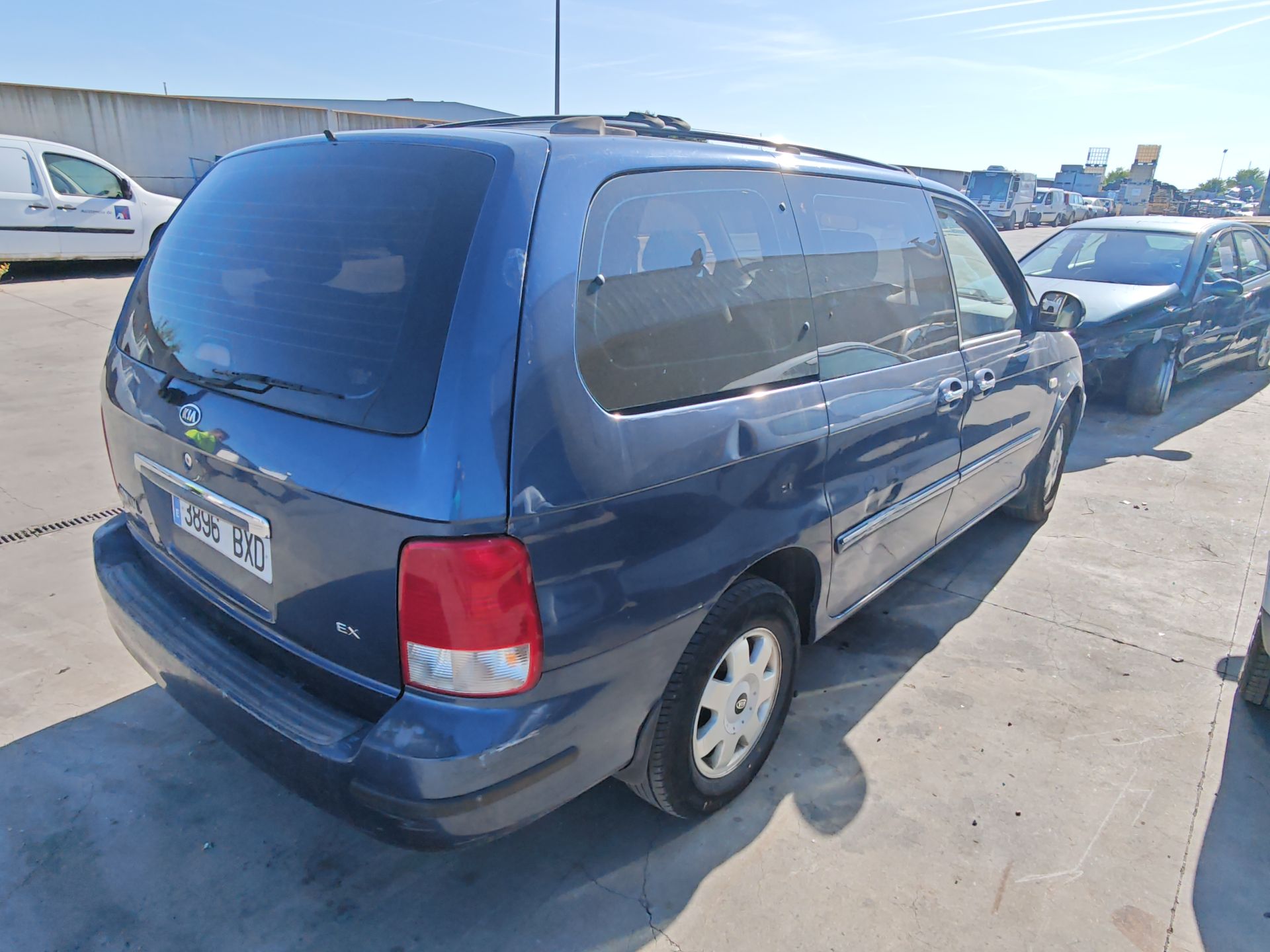 kia_carnival_ii_gq