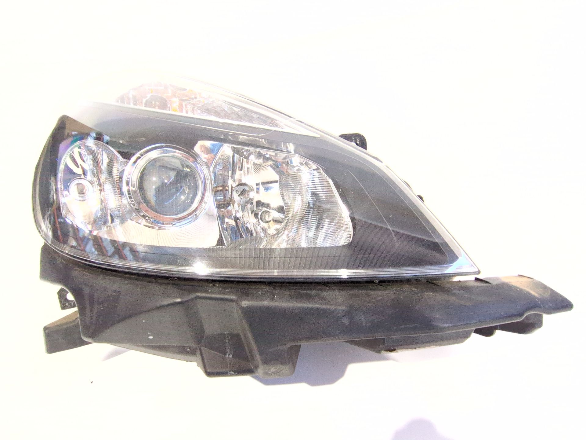 faro_derecho_7701070492_renault_clio_iii_grand_tour