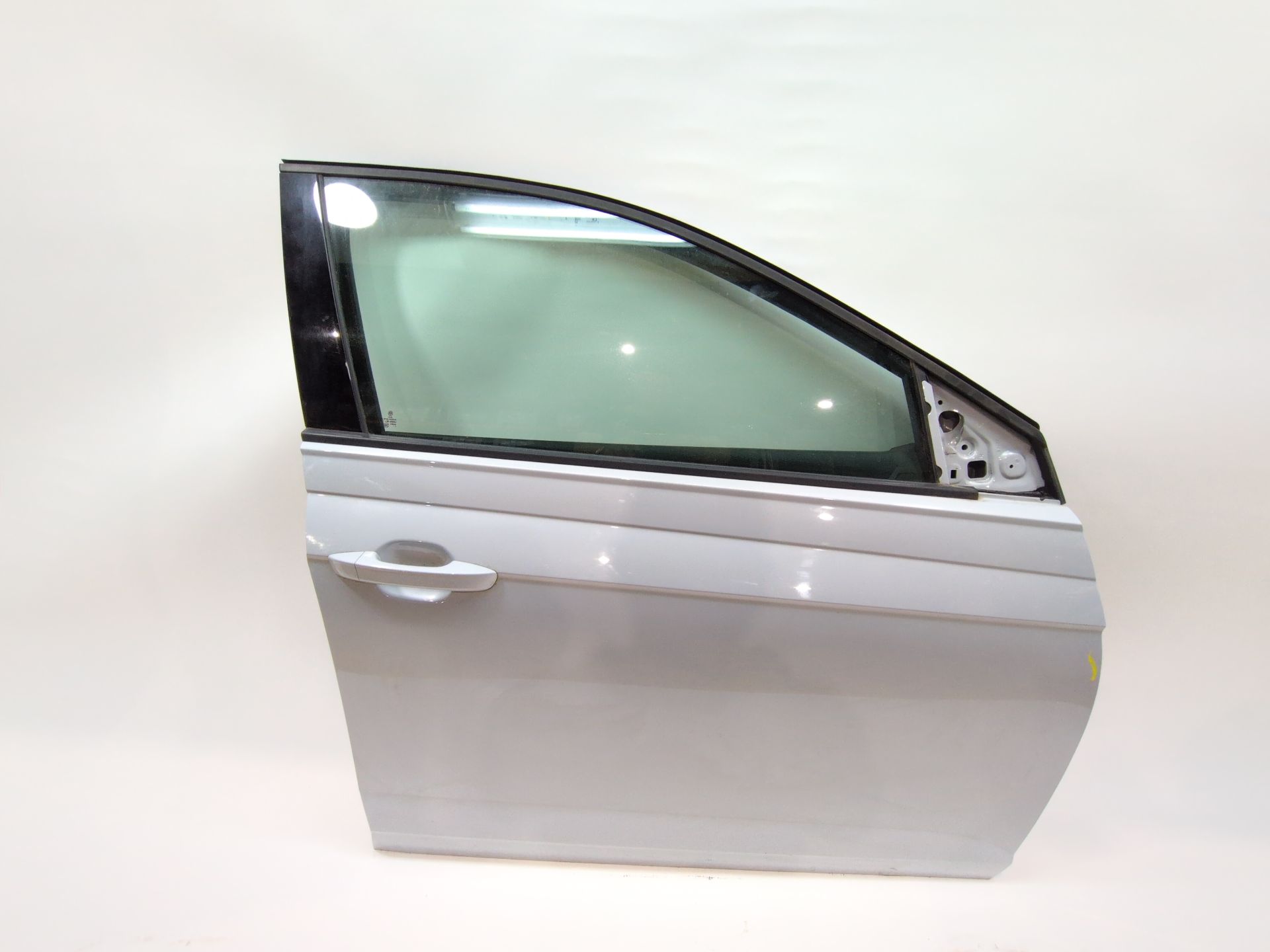 puerta_delantera_derecha_2g4831052p_color_exterior_n_de_pintura_k8_b9z_2g4_831_052_p_volkswagen_polo_vi_aw1_bz1_1_1_0_tsi