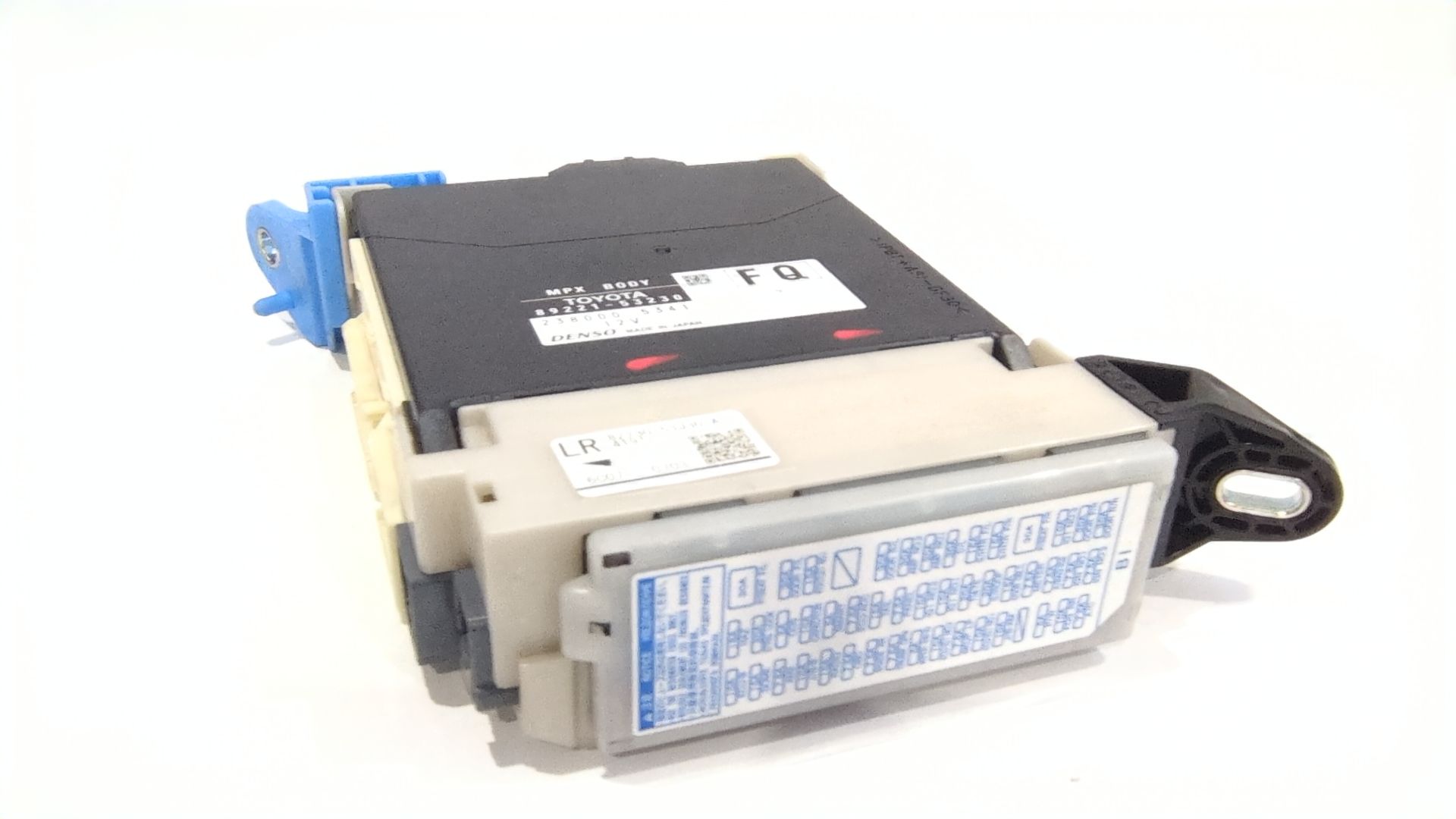 centralita_confort_8922153230_lexus_is_iii_e3_300h_ave30