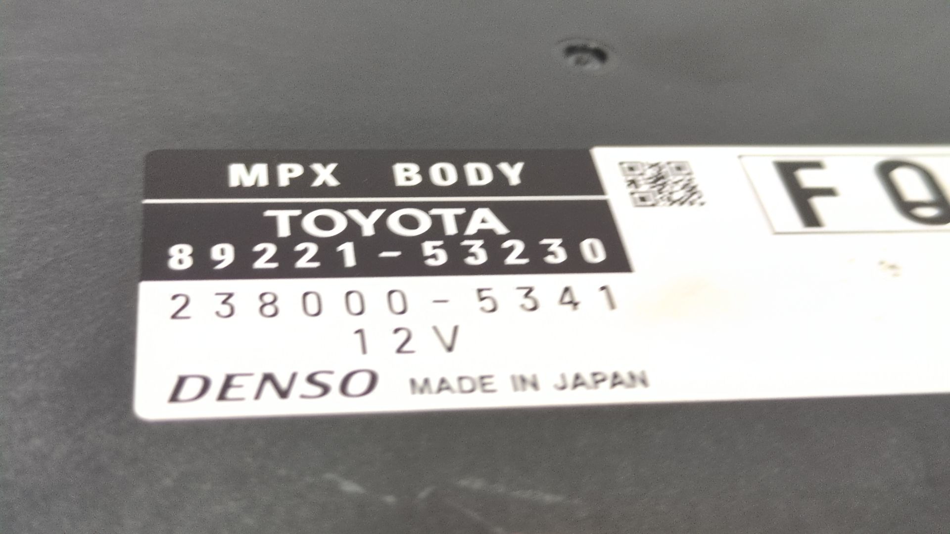 centralita_confort_8922153230_lexus_is_iii_e3_300h_ave30