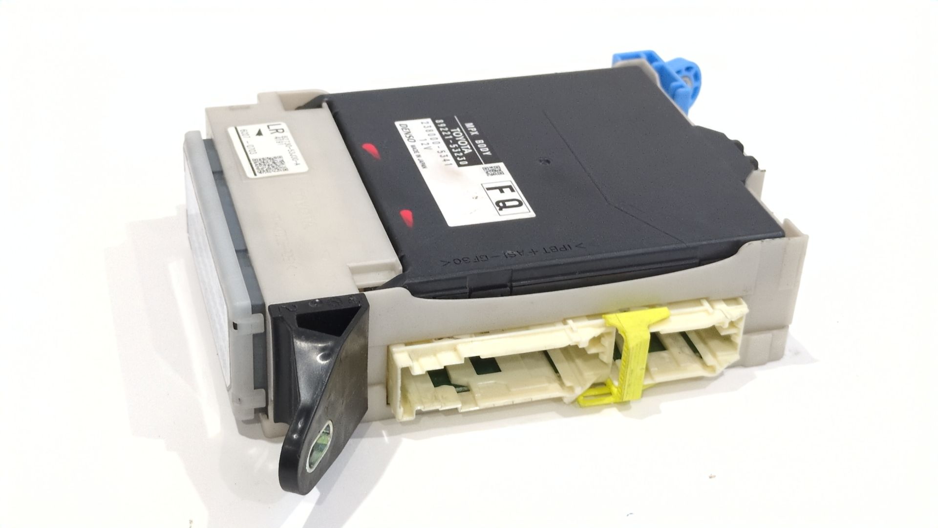 centralita_confort_8922153230_lexus_is_iii_e3_300h_ave30