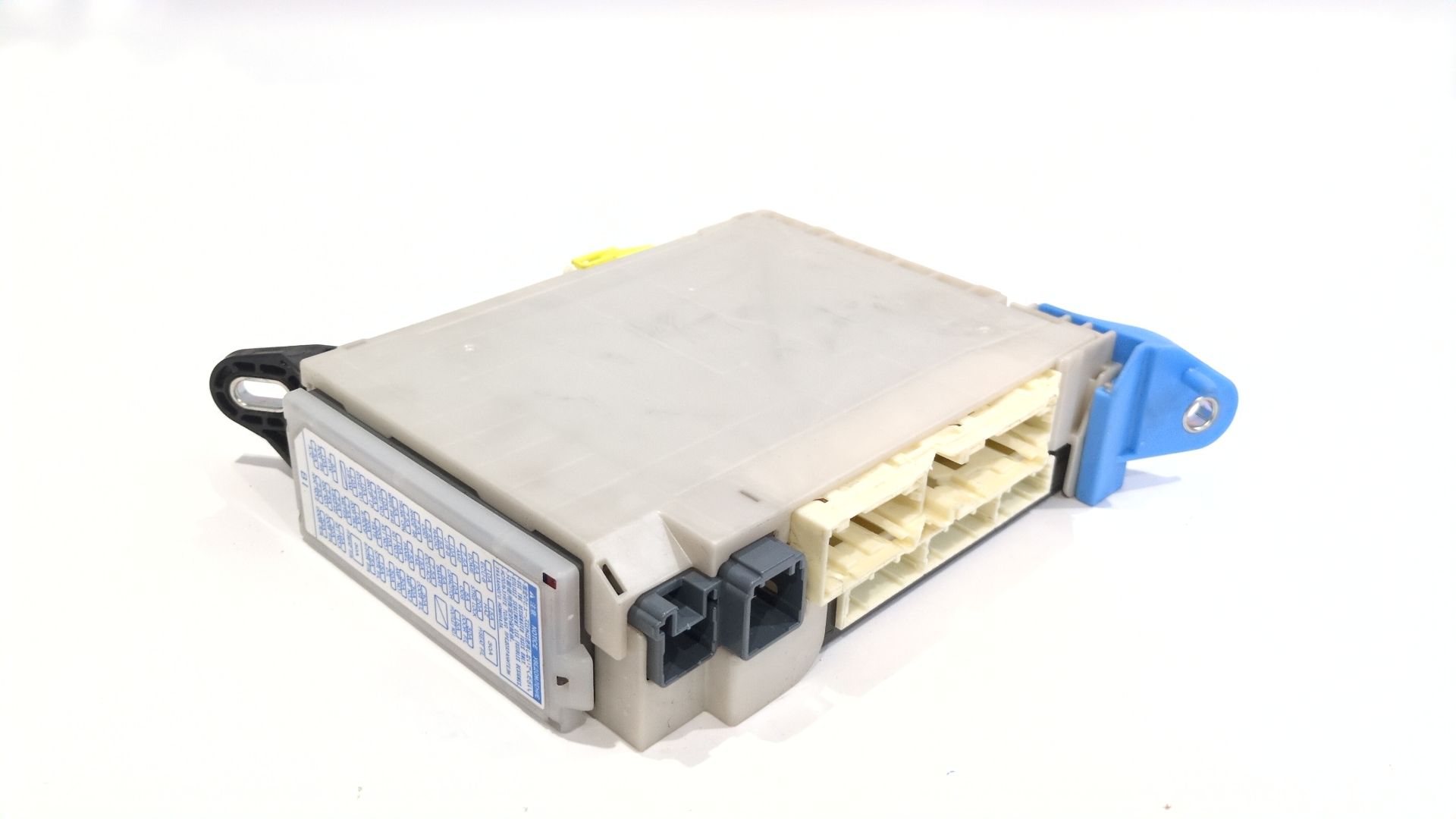 centralita_confort_8922153230_lexus_is_iii_e3_300h_ave30