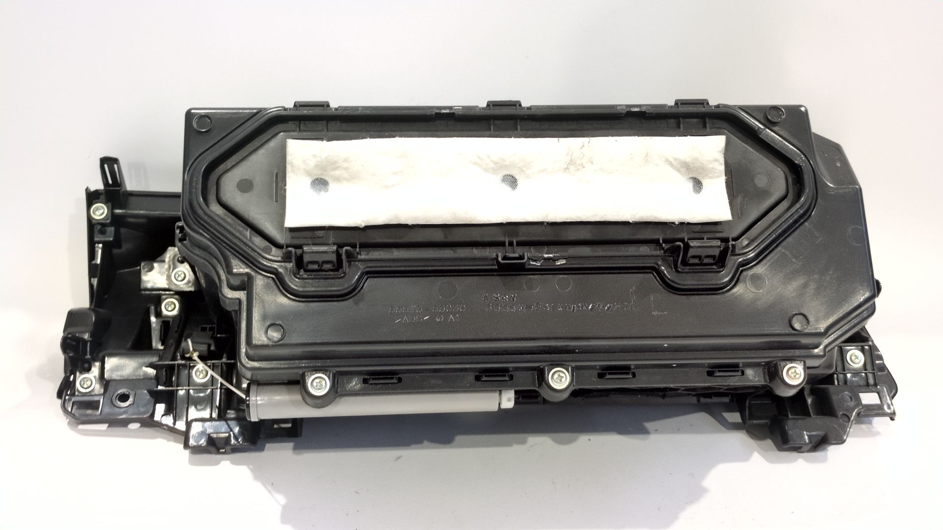 guantera_5555053100_lexus_is_iii_e3_300h_ave30