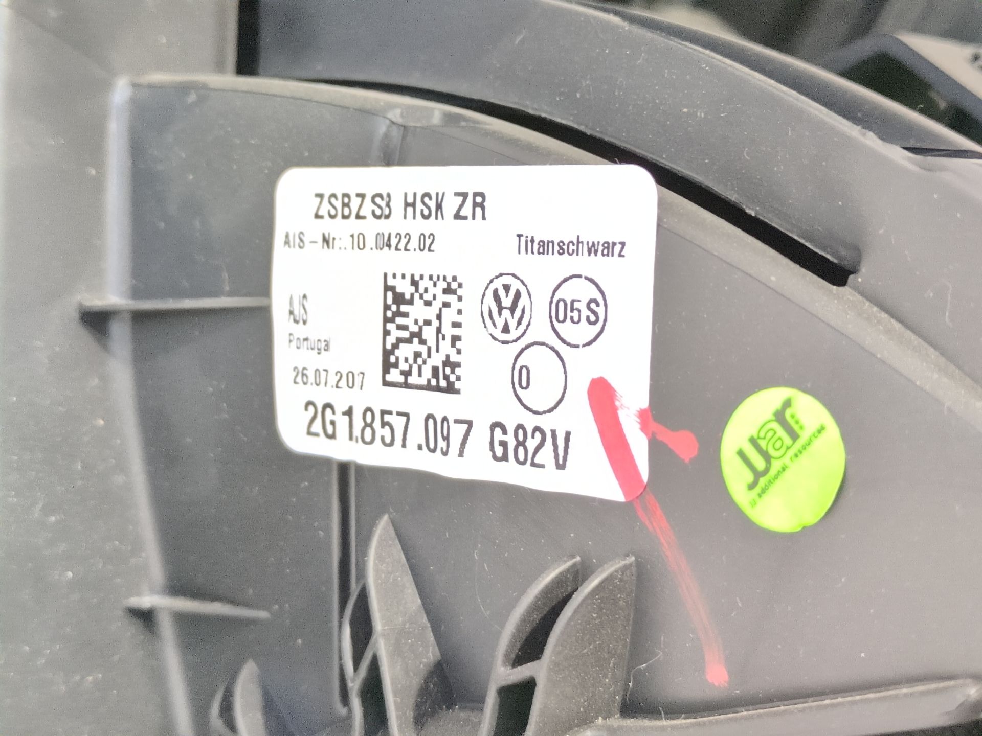 guantera_2g1857097_2g1_857_097_volkswagen_polo_vi_aw1_bz1_1_1_0_tsi