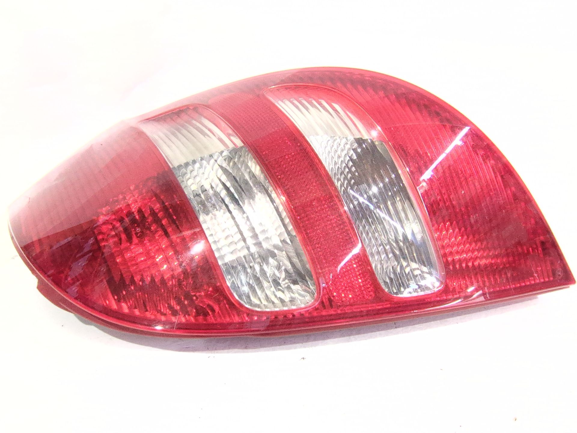 piloto_trasero_derecho_a1698200464r_a_169_820_04_64_r_mercedes_benz_clase_a_w169_a_160_cdi_169_006_169_306