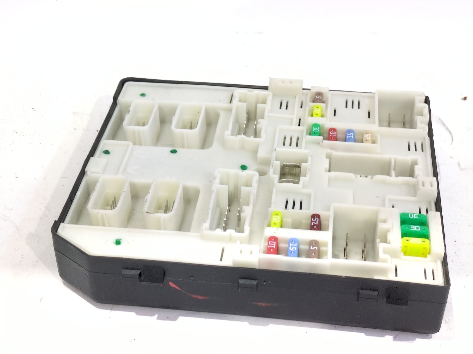 caja_reles_fusibles_284b63106r_usm2010_2027956946_renault_grand_scenic_iii_jz0_1_1_6_dci_jz00_jz12