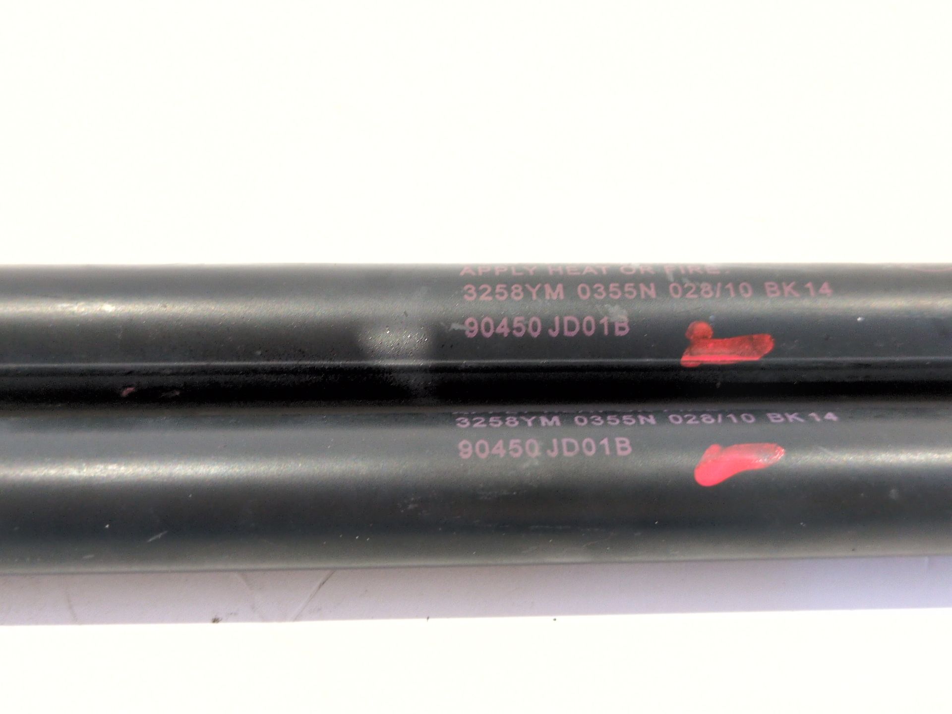 amortiguadores_maletero_porton_90450jd01b_nissan_qashqai_1_5_dci_acenta_4x2