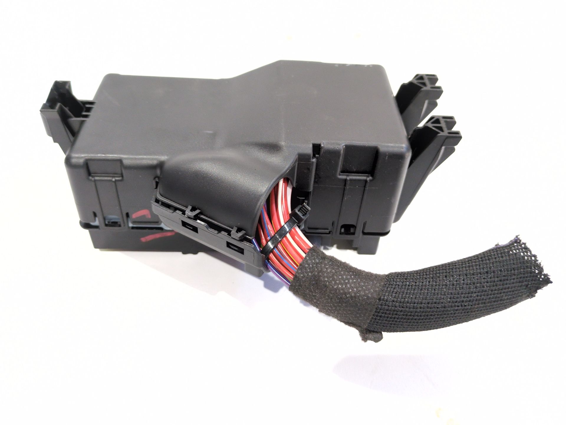 caja_reles_fusibles_15533697_opel_astra_k_b16_1_2_turbo_68