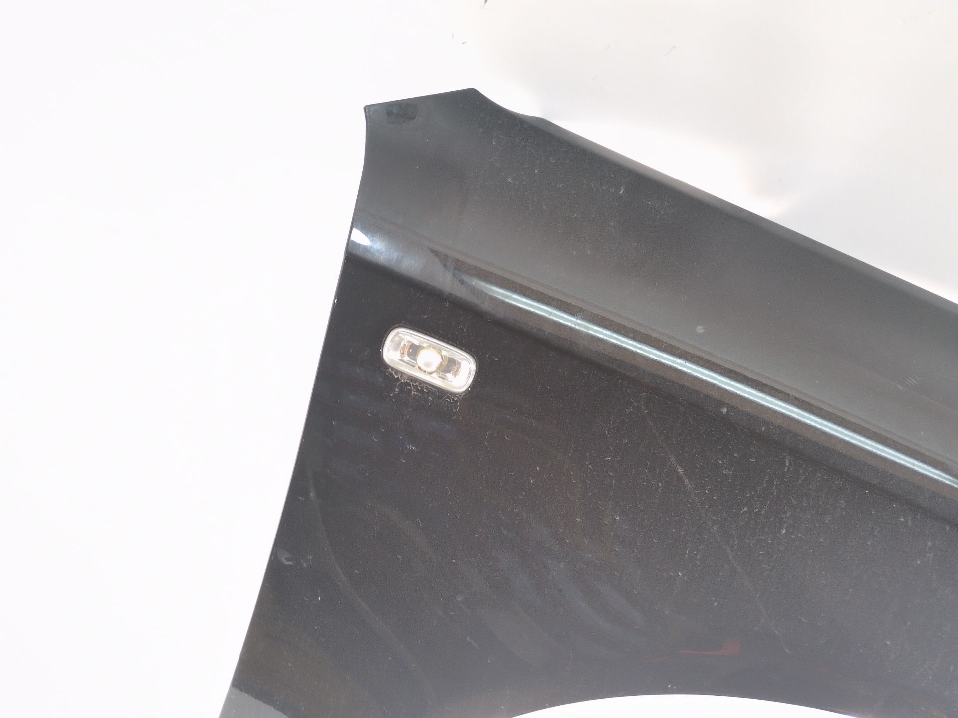 aleta_delantera_derecha_4f0821104a_color_exterior_n_de_pintura_l8_z9y_4f0_821_104_a_audi_a6_c6_4f2_2_0_tdi