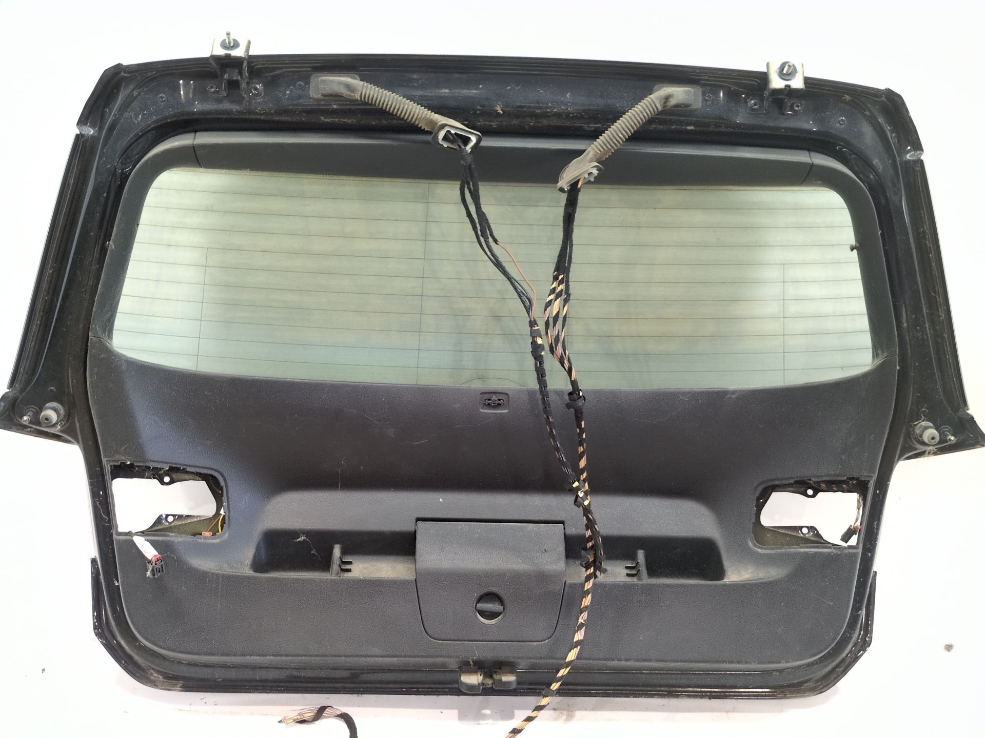 porton_trasero_5g6827025aa_color_exterior_n_de_pintura_2t_c9x_5g6_827_025_aa_volkswagen_golf_vii_5g1_bq1_be1_be2_1_6_tdi_4motion