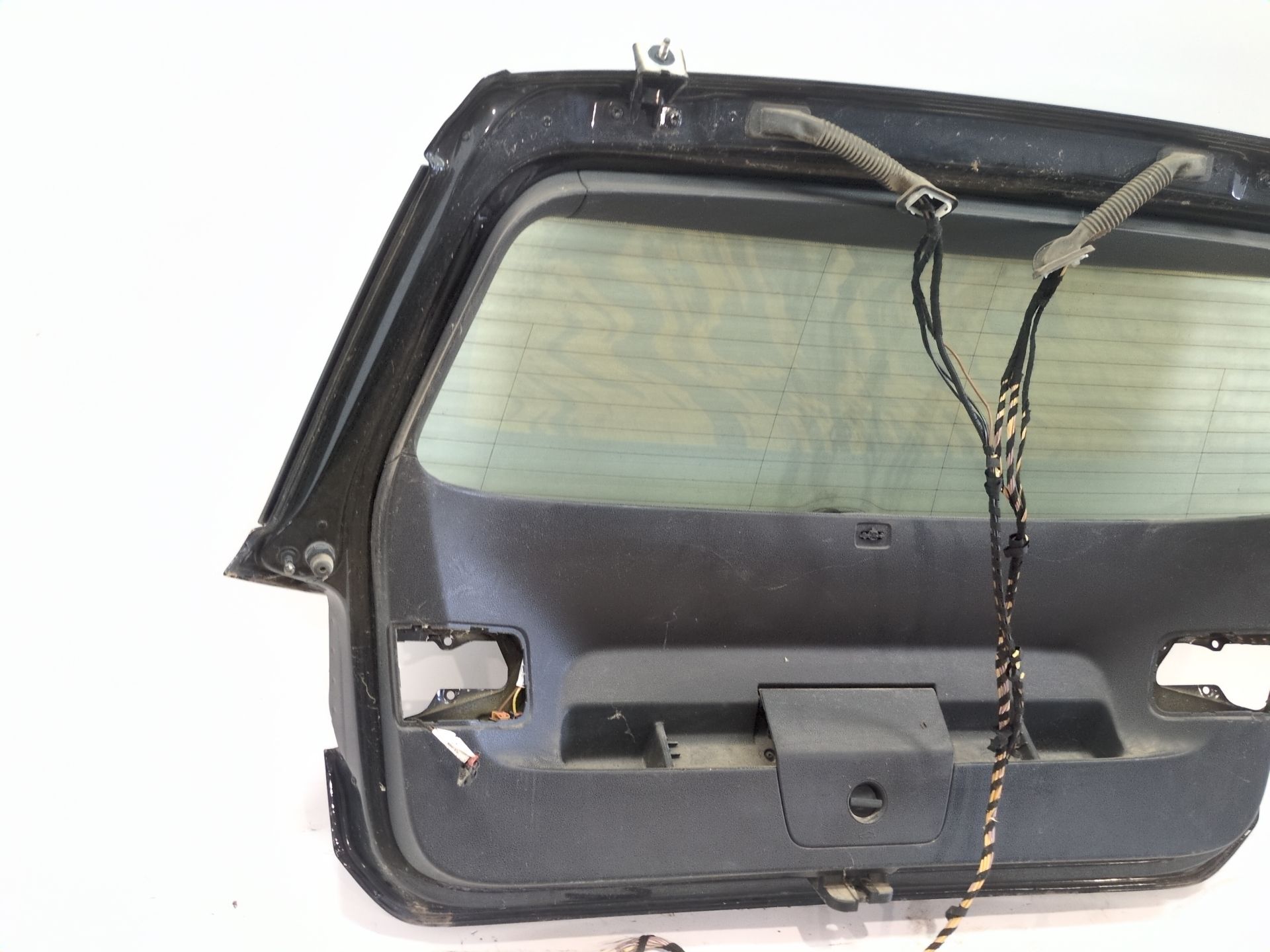 porton_trasero_5g6827025aa_color_exterior_n_de_pintura_2t_c9x_5g6_827_025_aa_volkswagen_golf_vii_5g1_bq1_be1_be2_1_6_tdi_4motion