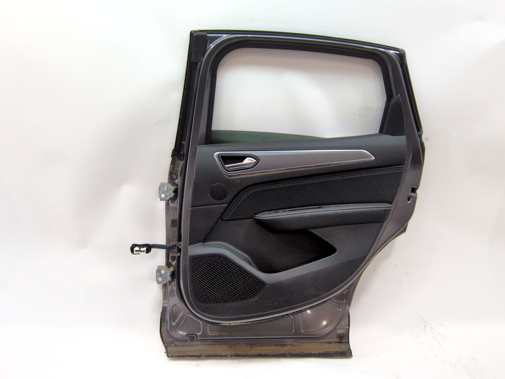 puerta_trasera_derecha_821006667r_renault_arkana_i_lcm_ldn_1_3_tce_160_ldn1