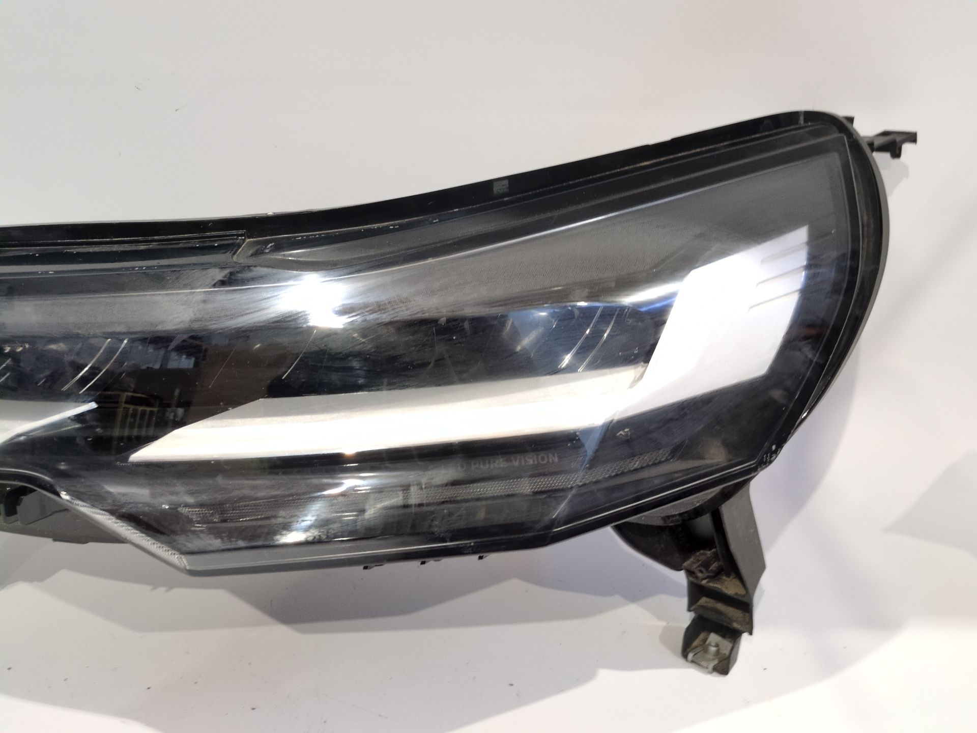 faro_izquierdo_260606466r_renault_captur_ii_hf_e_tech_145_hfmu