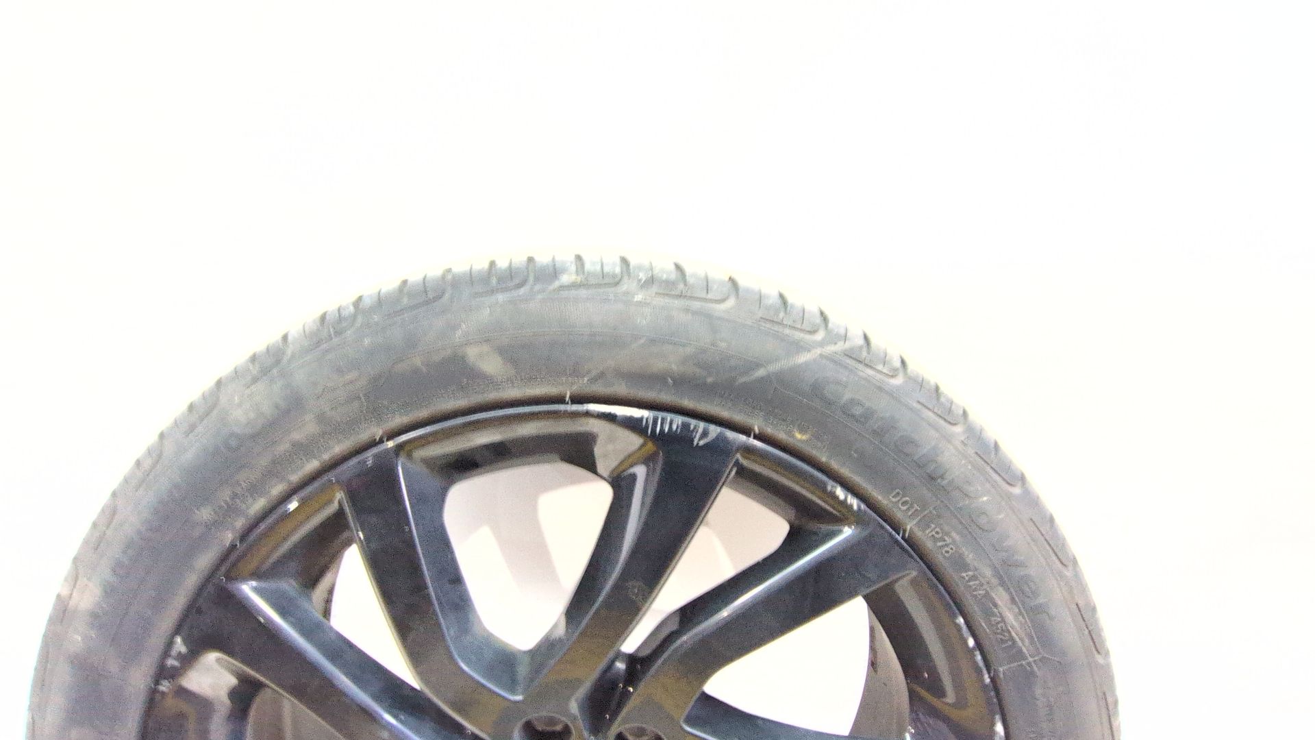 llanta_aluminio_fk7m1007mb_black_fk7m1007mb_land_rover_discovery_sport_l550_2_2_d_4x4