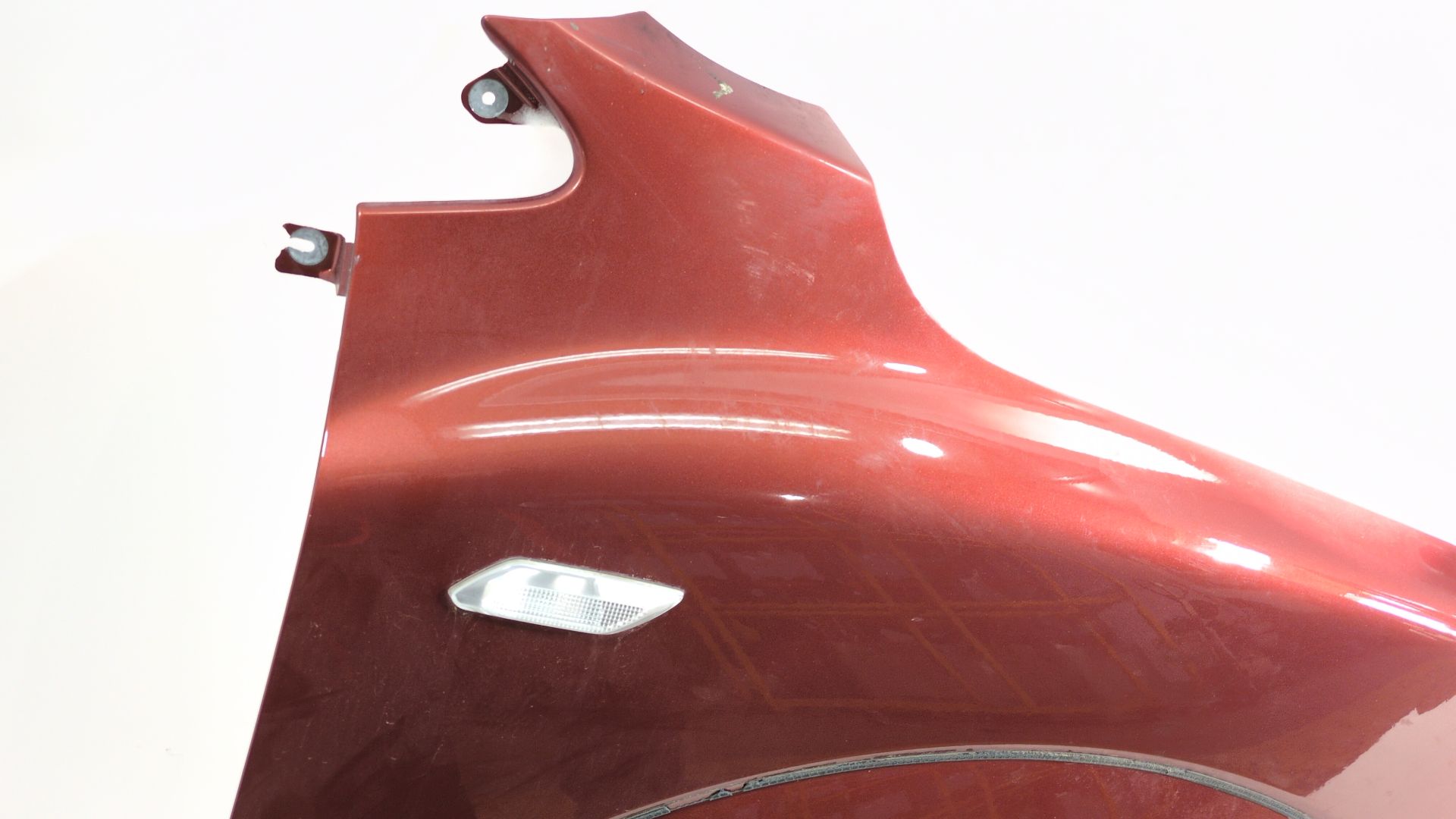 aleta_delantera_derecha_631004264r_tecnz_color_carroceria_brown_terracotta_dacia_jogger_rk_1_0_tce_110_rkmd