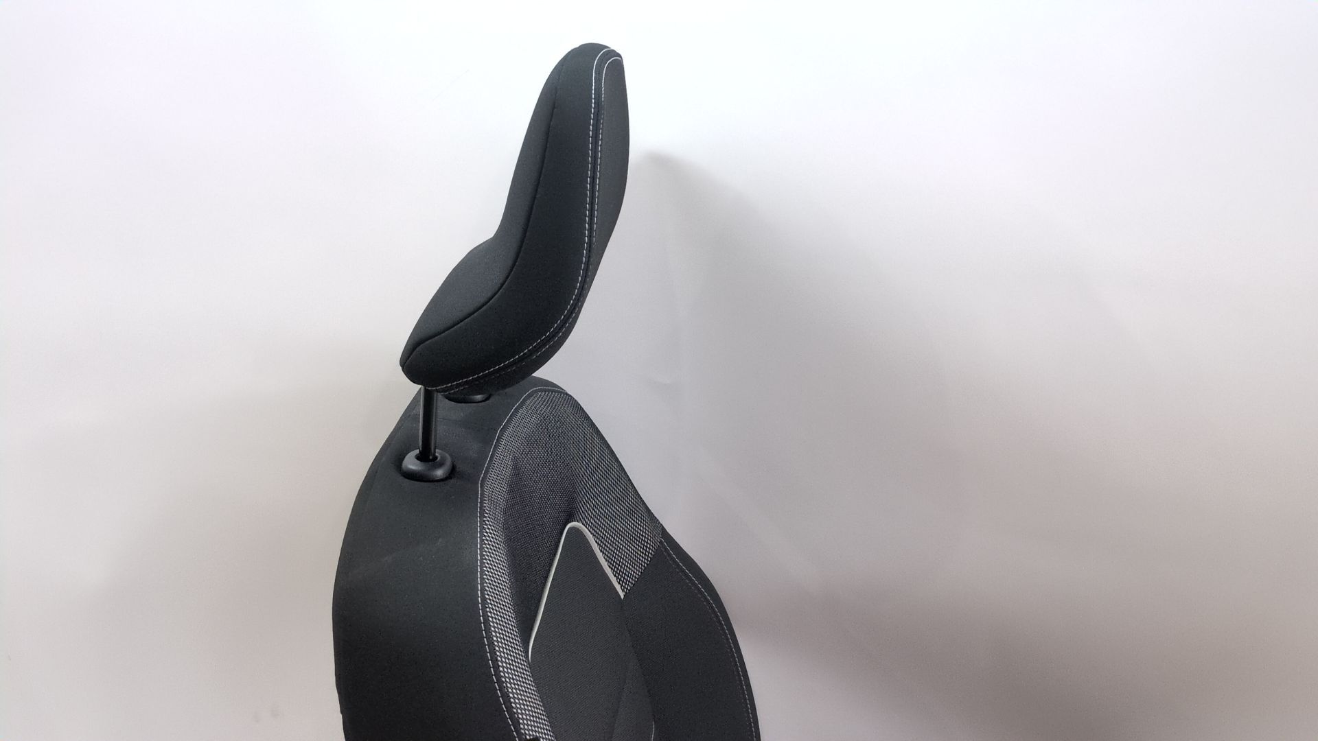 asiento_delantero_derecho_873010041r_harm08_estilo_cromatico_interior_harmony_08_dacia_jogger_rk_1_0_tce_110_rkmd