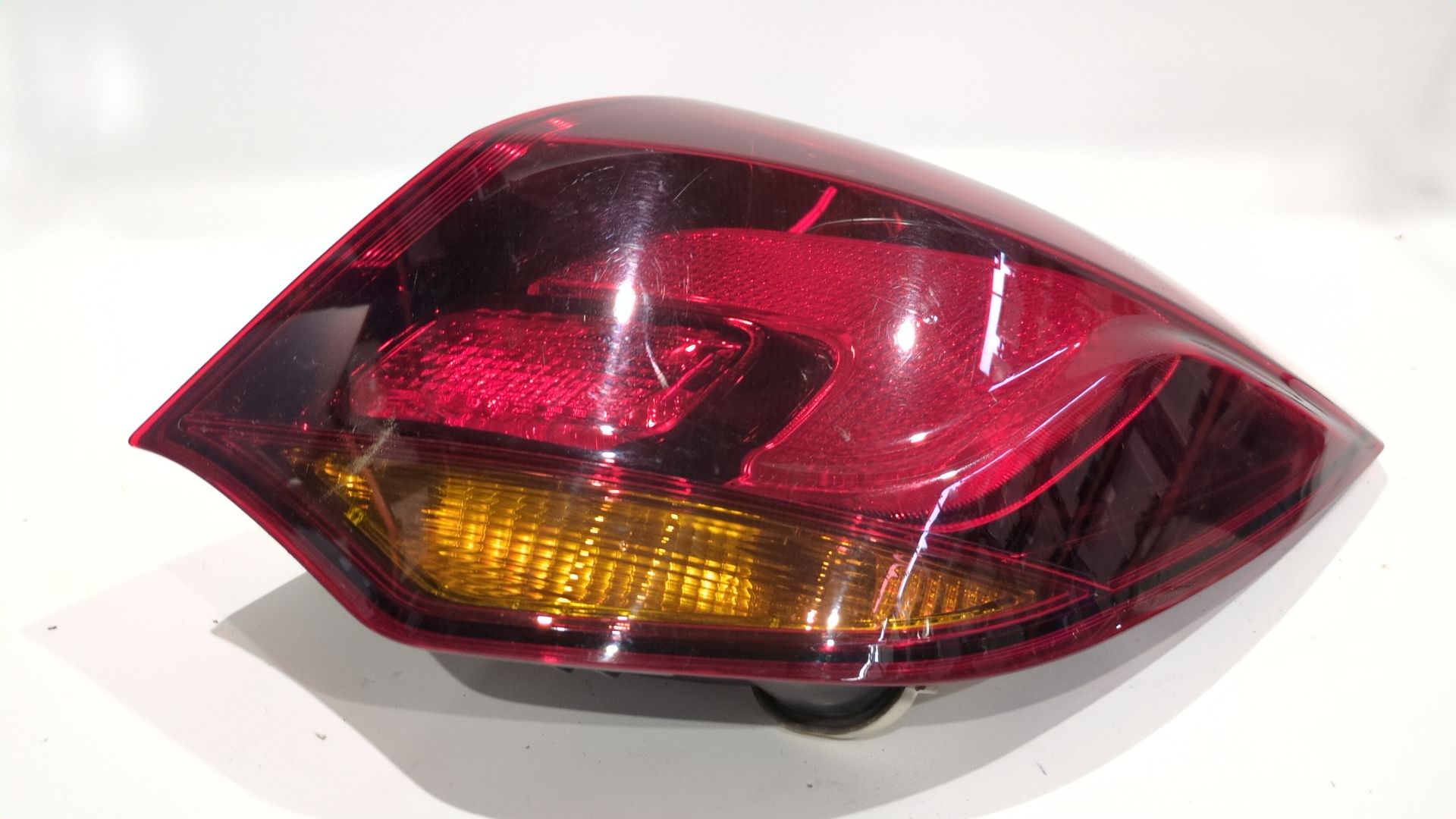 piloto_trasero_derecho_exterior_13319948_opel_astra_j_p10_2_0_cdti_68