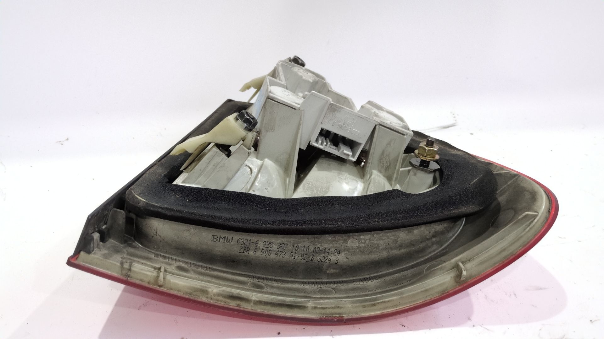 piloto_trasero_izquierdo_exterior_63216900473_63_21_6_900_473_bmw_3_touring_e46_320_d