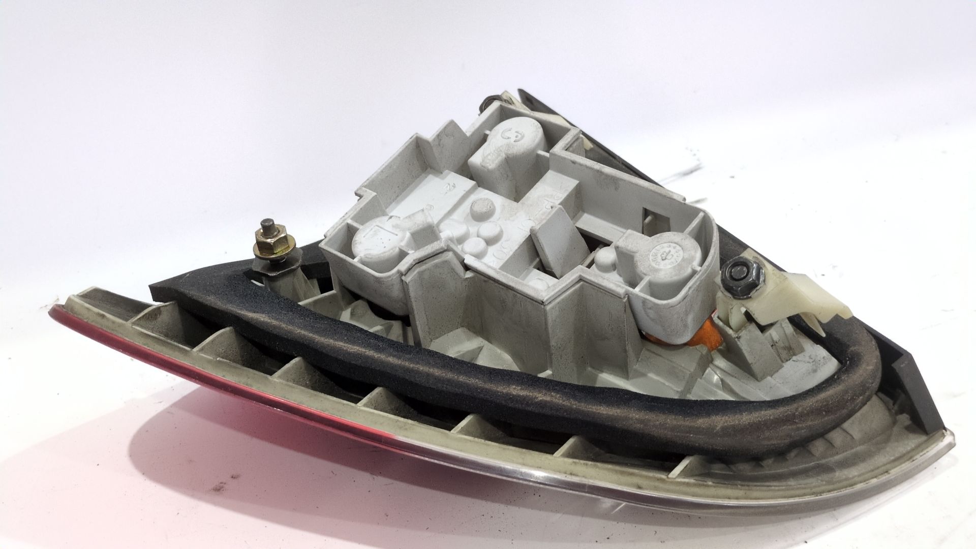 piloto_trasero_izquierdo_exterior_63216900473_63_21_6_900_473_bmw_3_touring_e46_320_d