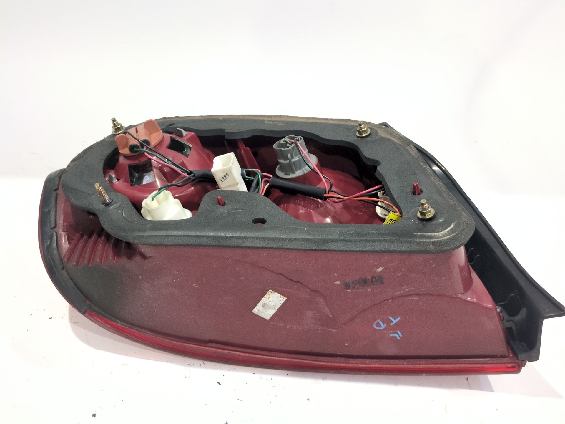 piloto_trasero_derecho_924023d010_92402_3d010_hyundai_sonata_iv_ef_2_7_v6