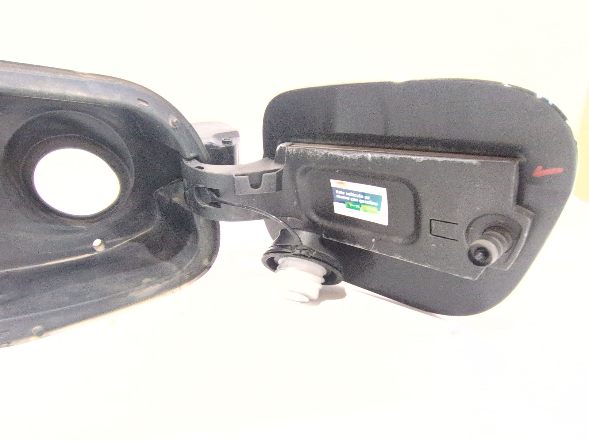 tapa_exterior_combustible_39061479_opel_astra_k_b16_1_2_turbo_68