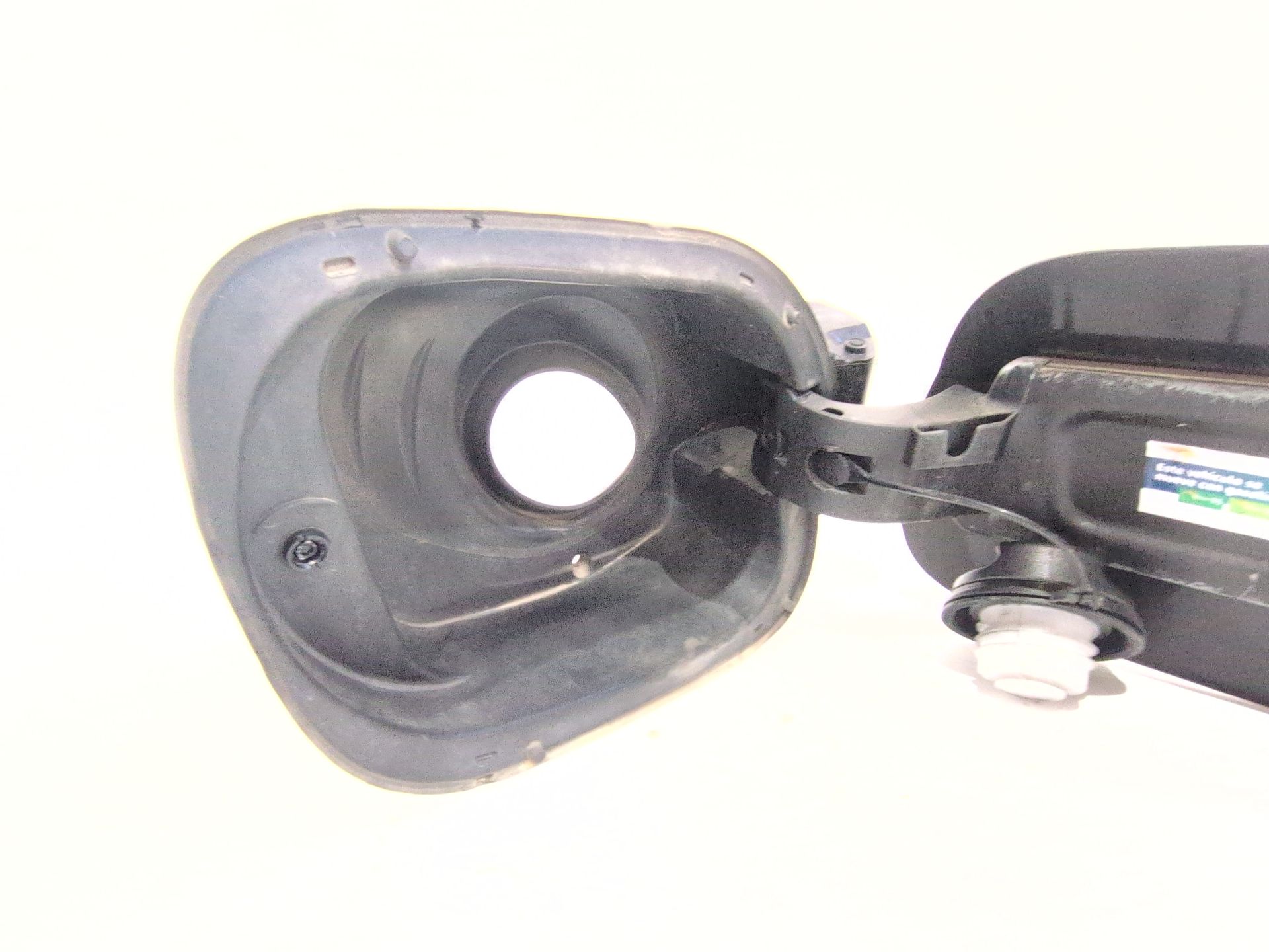 tapa_exterior_combustible_39061479_opel_astra_k_b16_1_2_turbo_68