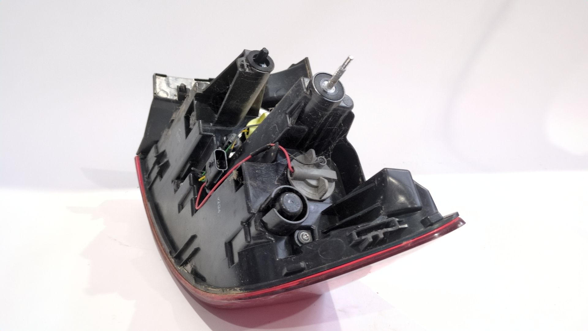 piloto_trasero_izquierdo_exterior_265559926r_lk24006821_renault_arkana_i_lcm_ldn_1_3_tce_160_ldn1