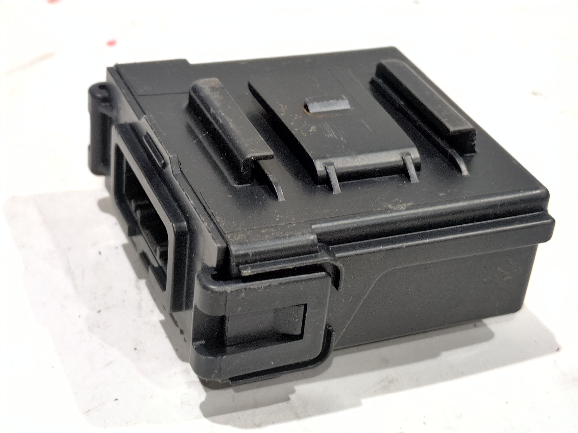 modulo_electronico_284e79599r_cysu27e0_1506318_renault_arkana_i_lcm_ldn_1_3_tce_160_ldn1