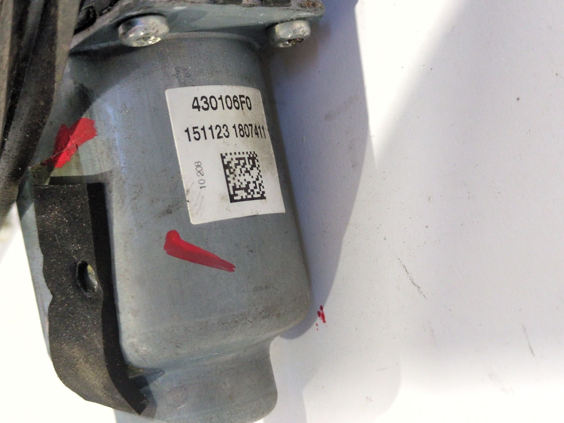 elevalunas_delantero_derecho_electrico_430106f0_renault_megane_iv_2020_al_de