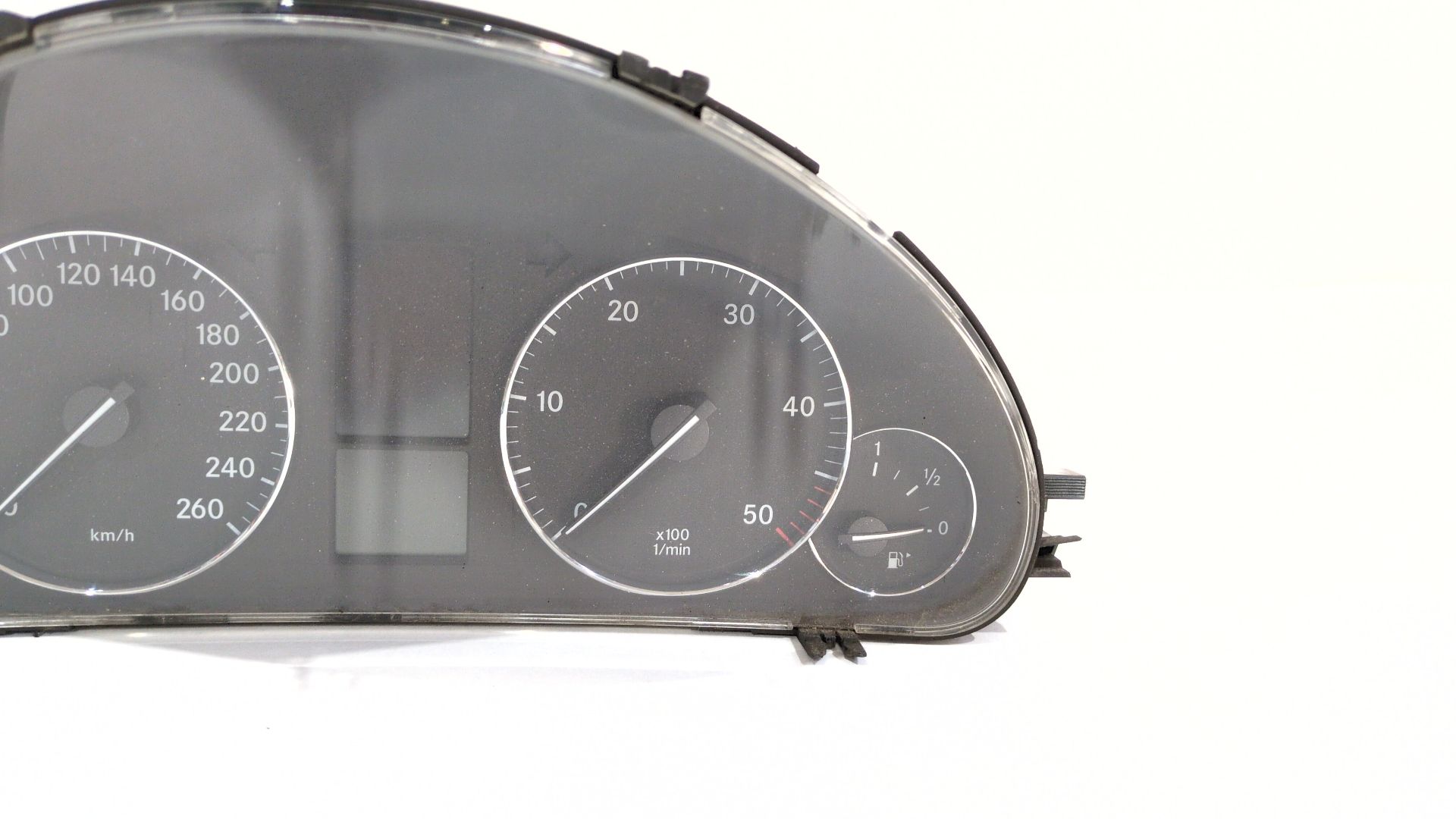 cuadro_instrumentos_a2035404947_a_203_540_49_47_mercedes_benz_clase_c_coupe_cl203_c_200_cdi_203_707