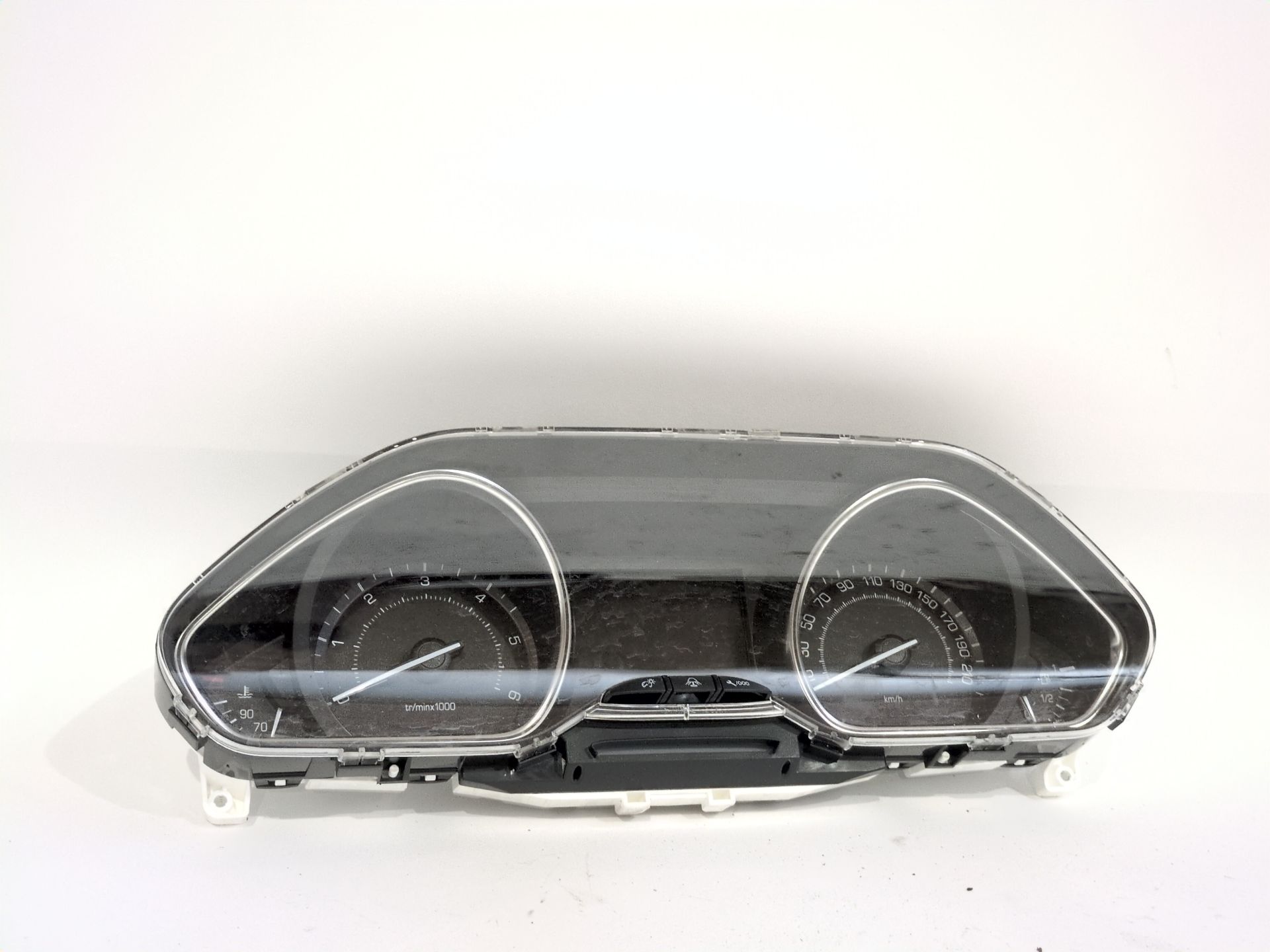 cuadro_instrumentos_9805976080_1409160755865_peugeot_2008_i_cu_1_6_hdi