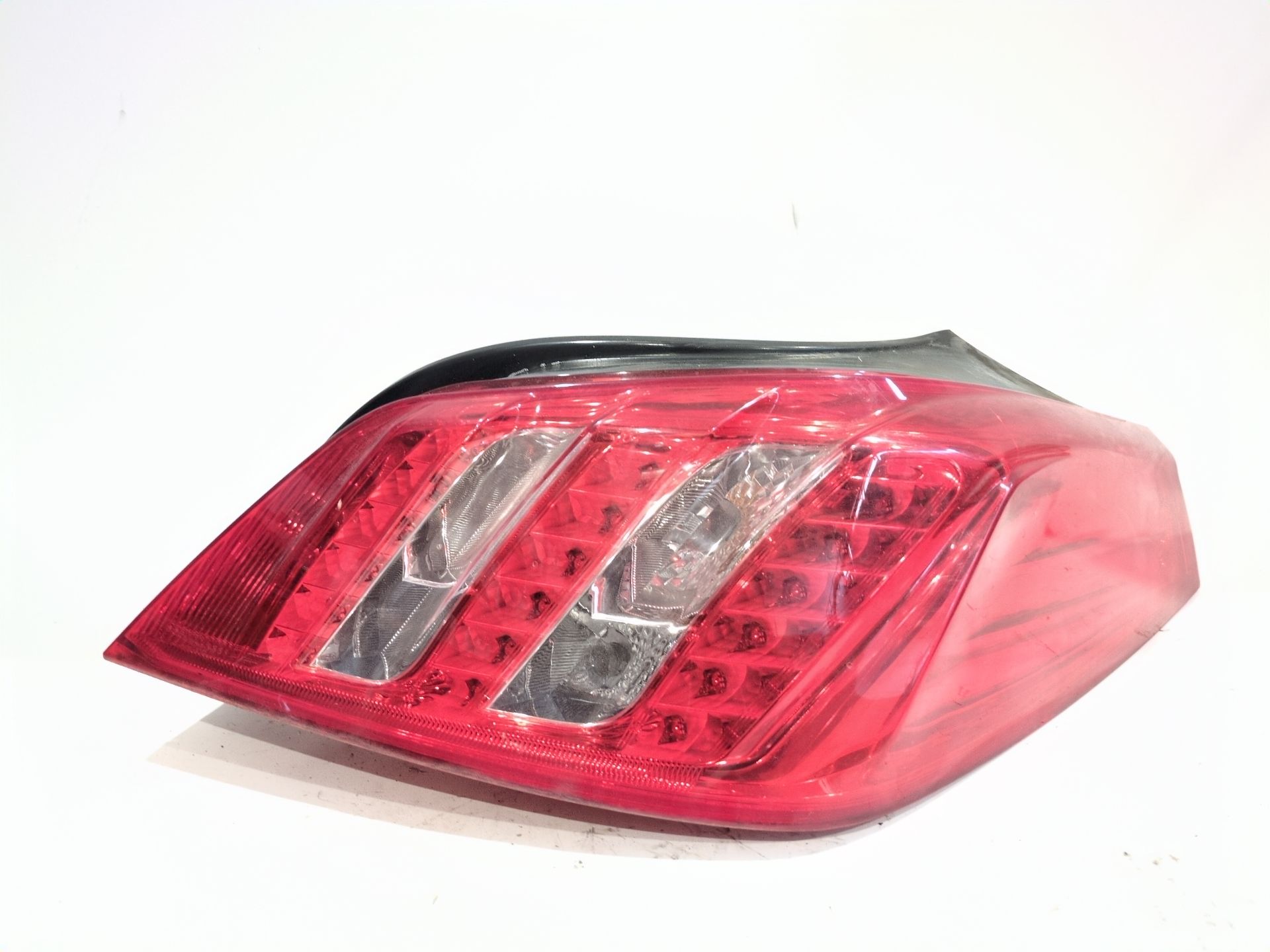 piloto_trasero_derecho_9686293680a_9686_2936_80_a_peugeot_508_i_8d_1_6_hdi