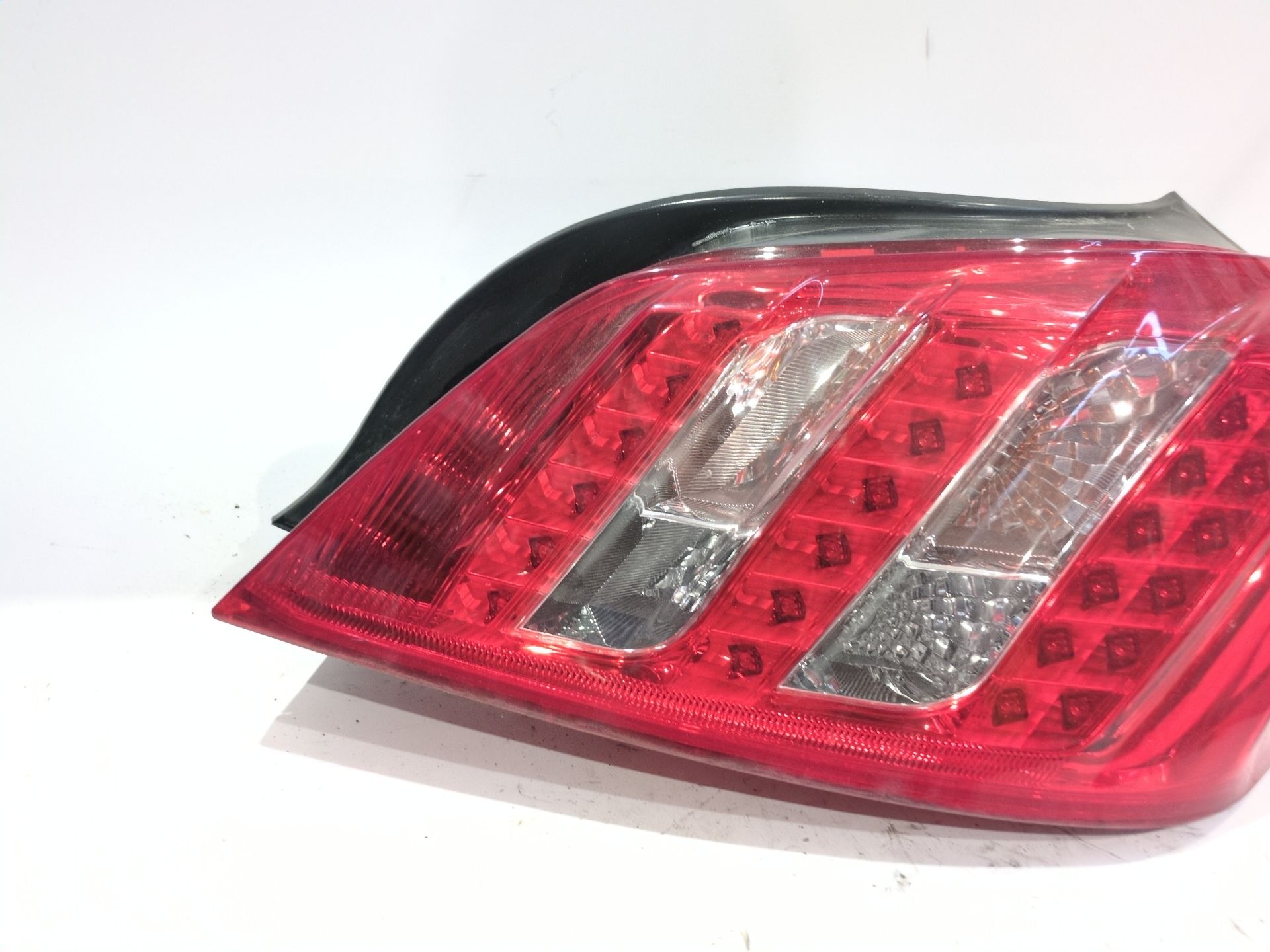 piloto_trasero_derecho_9686293680a_9686_2936_80_a_peugeot_508_i_8d_1_6_hdi