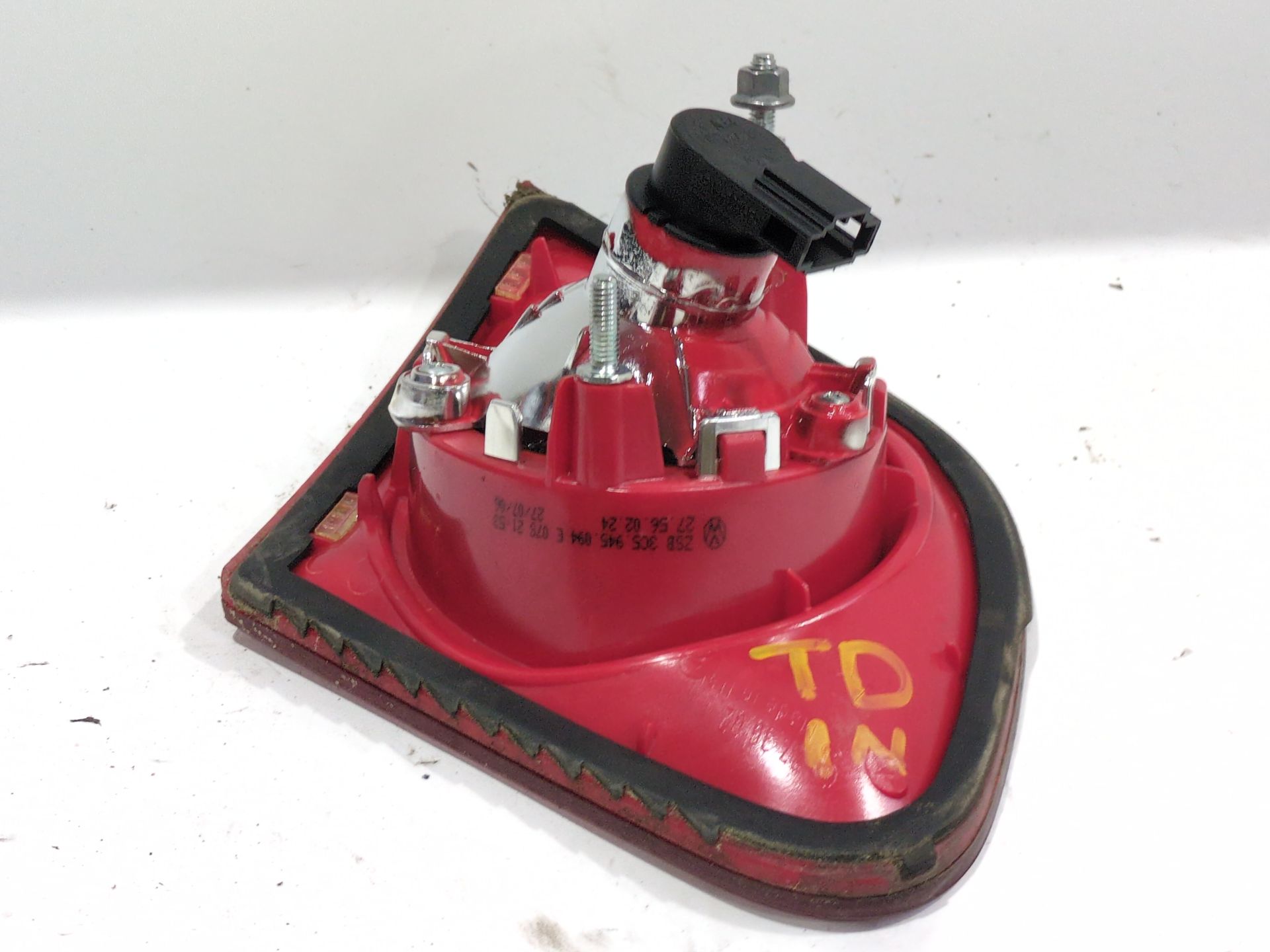 piloto_trasero_derecho_interior_3c5945094e_volkswagen_passat_b6_3c2_2_0_tdi