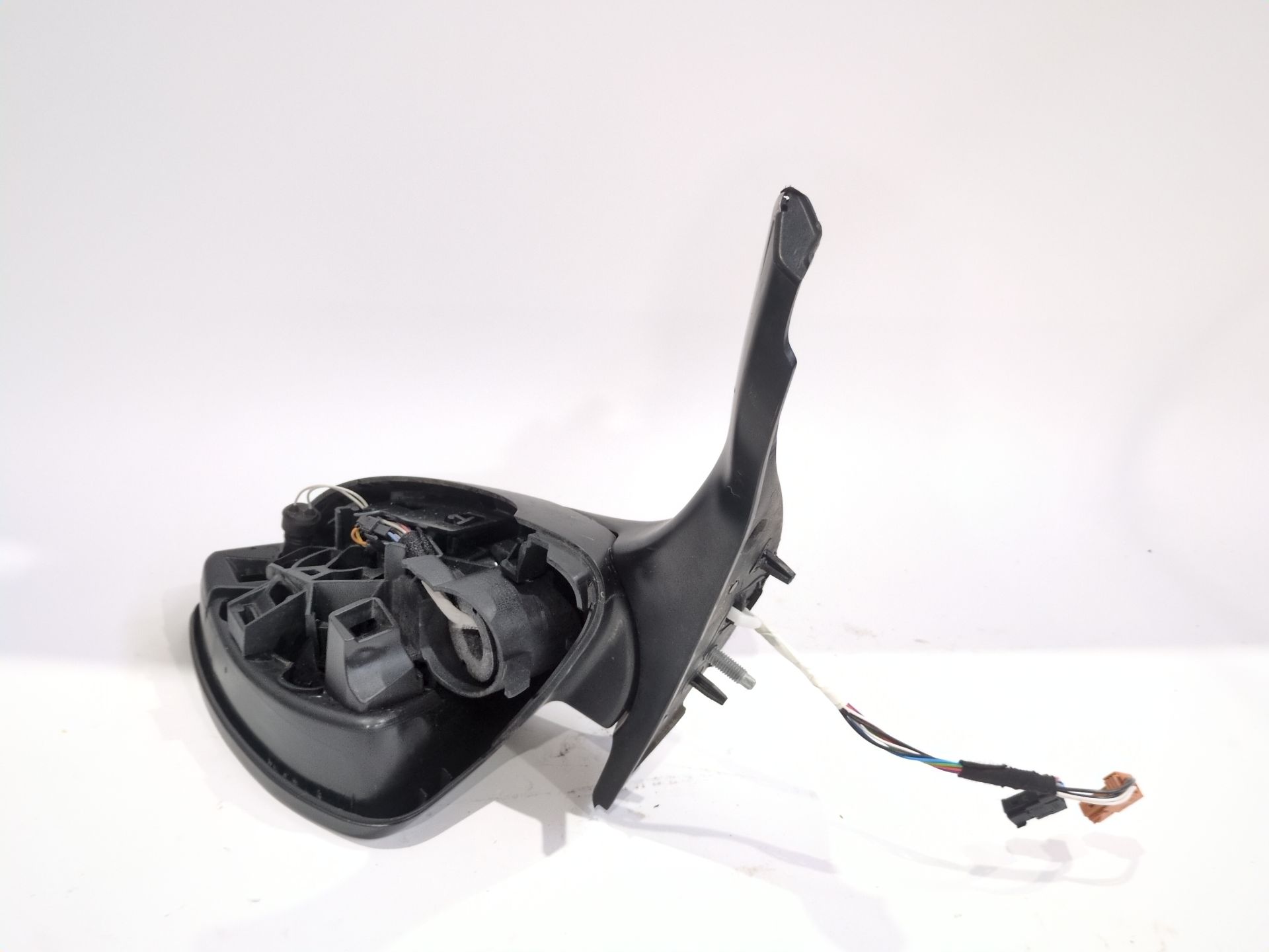 retrovisor_izquierdo_electrico_1611240880_021147_16_112_408_80_peugeot_2008_i_cu_1_6_hdi