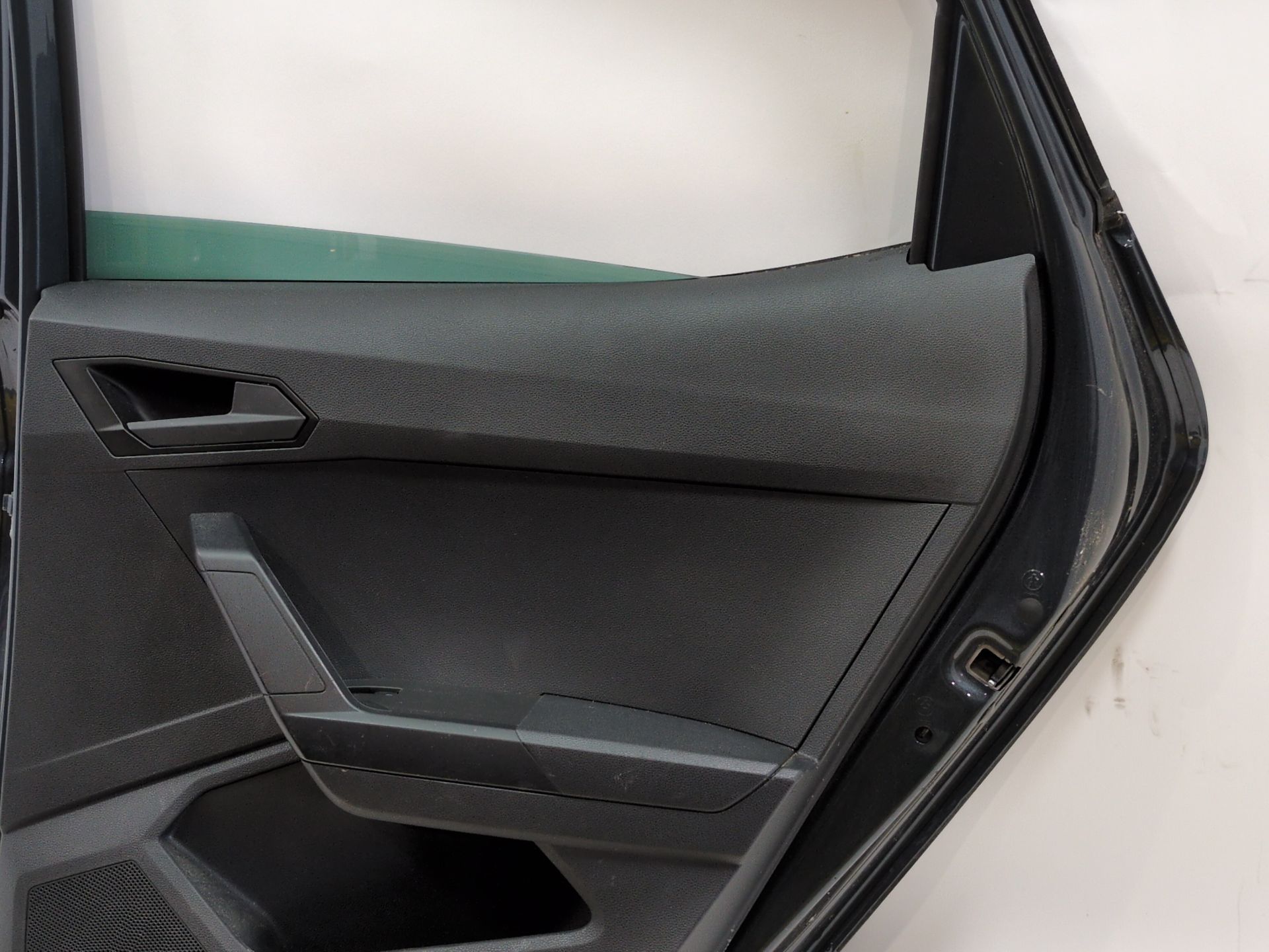 puerta_trasera_derecha_6f0833052e_color_exterior_n_de_pintura_s7_s7h_6f0_833_052_e_seat_ibiza_v_kj1_kjg_1_0_tsi