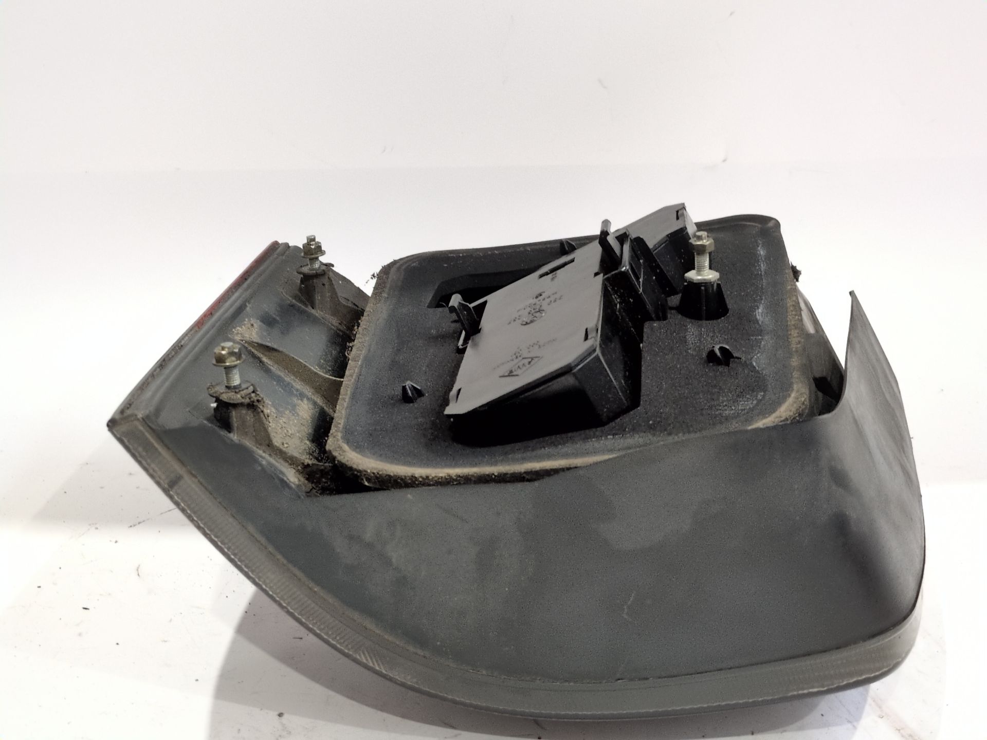 piloto_trasero_izquierdo_3b9998075_3b9_998_075_volkswagen_passat_b5_variant_3b5_1_9_tdi