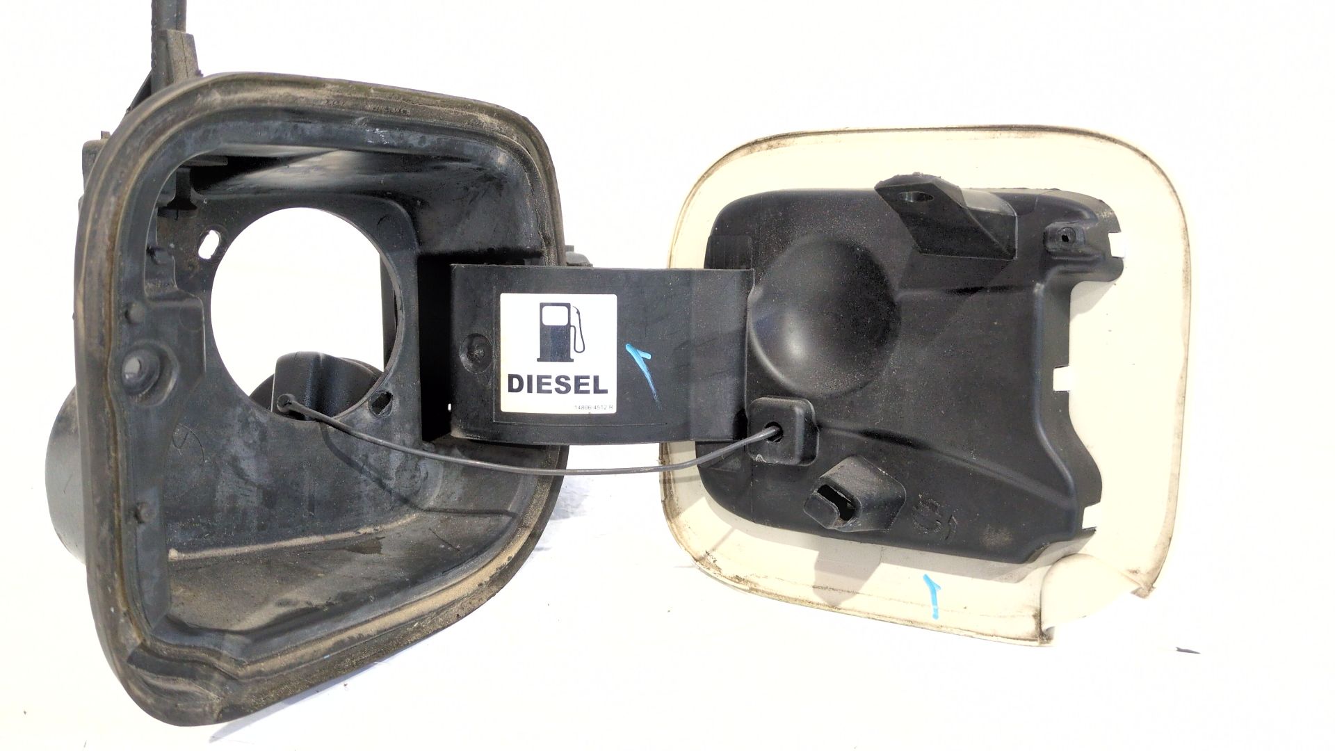 tapa_exterior_combustible_781208860r_renault_captur_i_j5_h5_1_5_dci_90