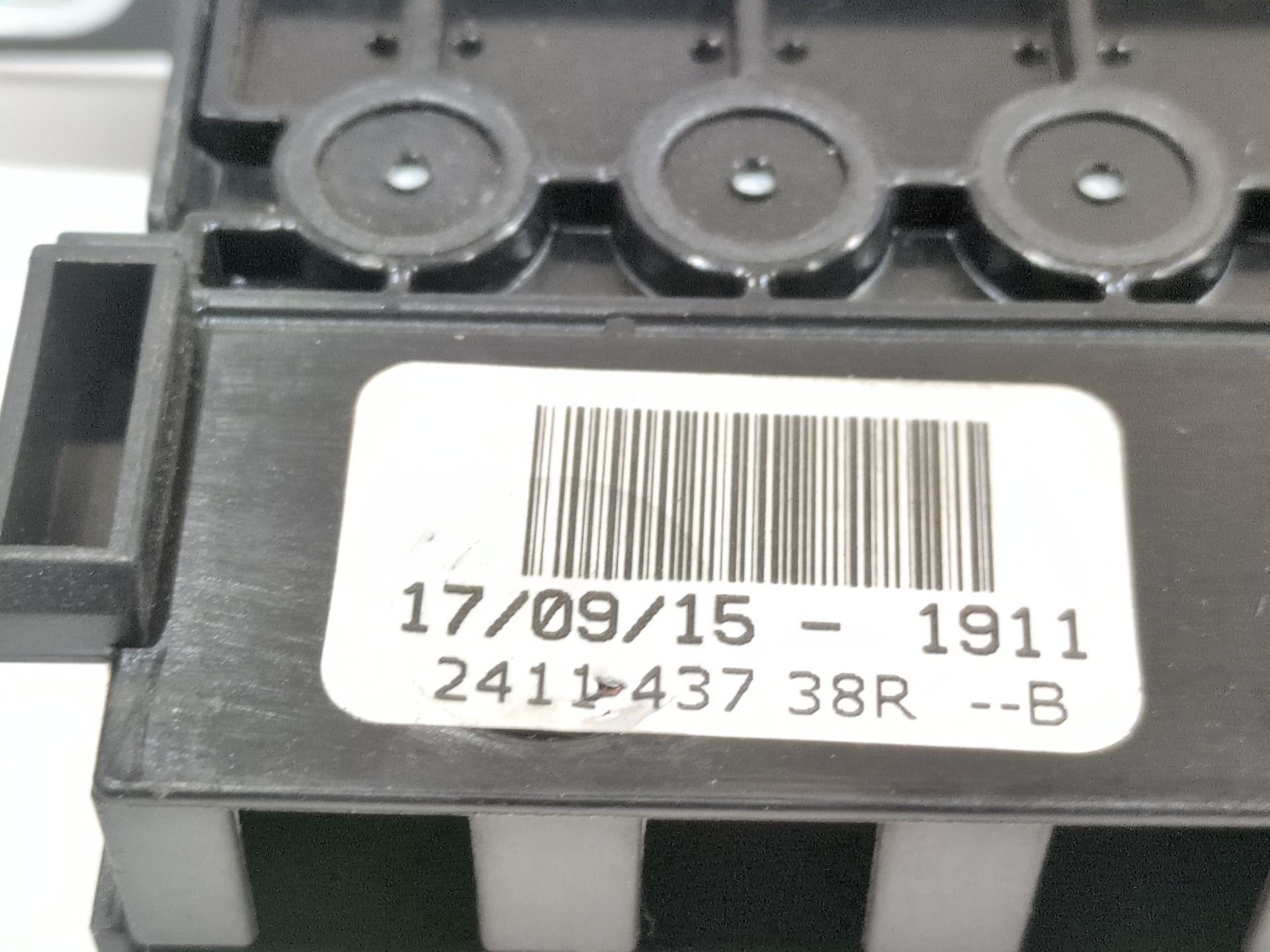 caja_reles_fusibles_241143738r_renault_megane_iv_hatchback_b9a_m_n_1_5_dci_110_b9a3