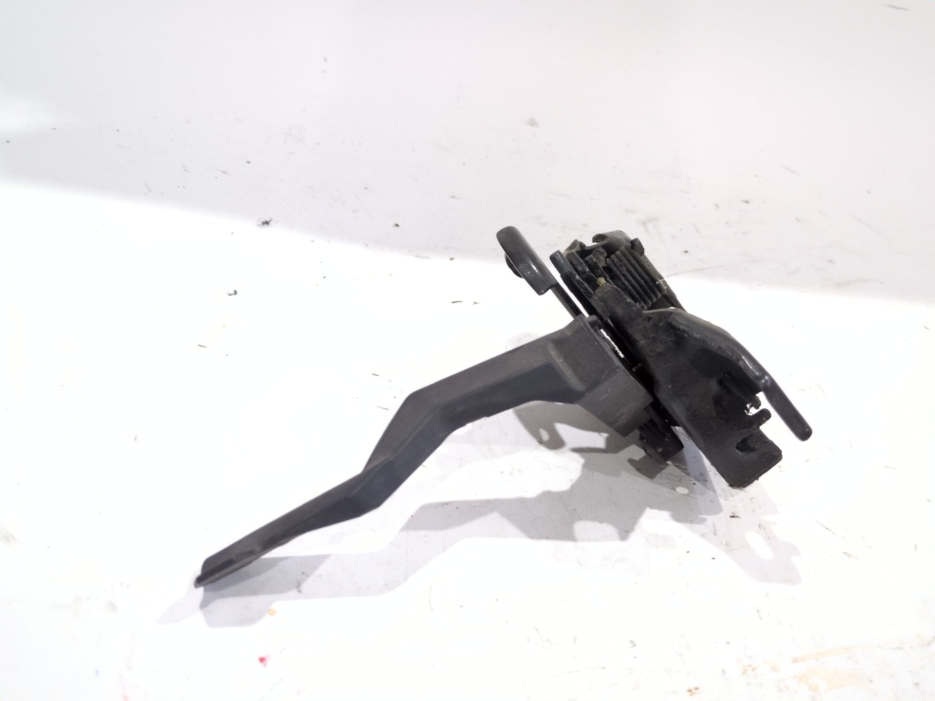 cerradura_capot_656017312r_dacia_jogger_rk_1_0_tce_110_rkmd