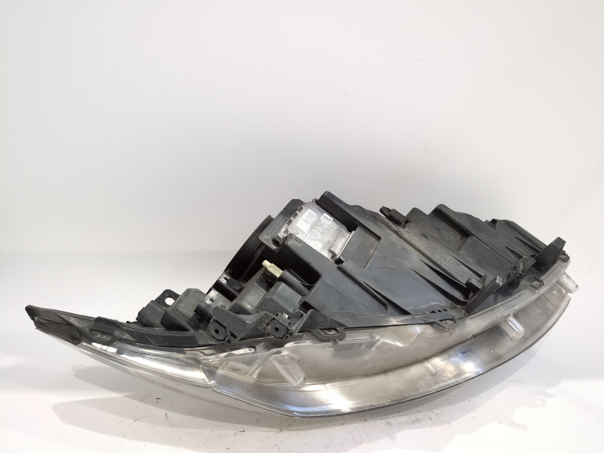 faro_izquierdo_xenon_260600035r_89901838_renault_laguna_iii_bt0_1_2_0_16v_bt05_bt0f_bt0w