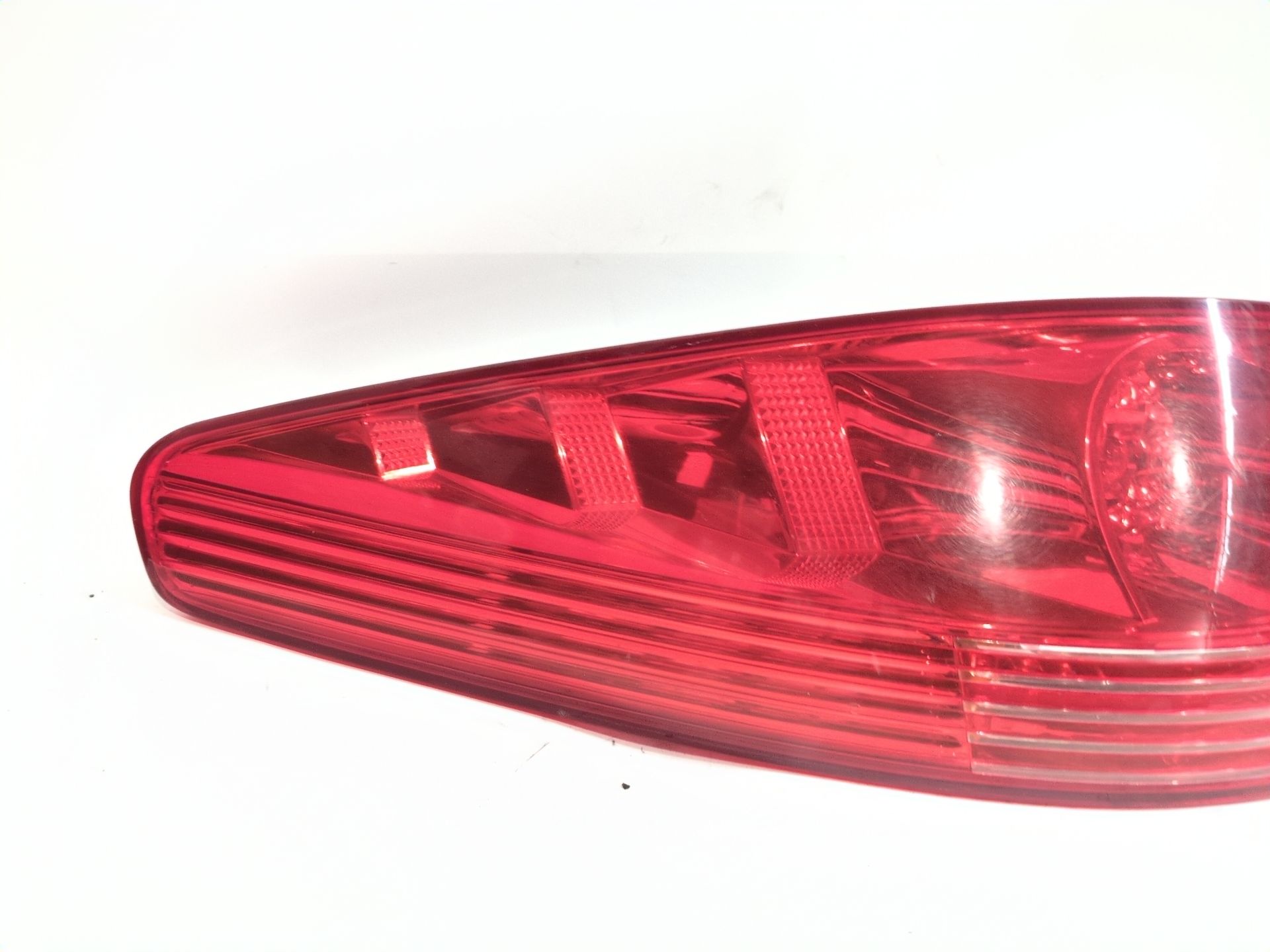 piloto_trasero_izquierdo_exterior_6350cf_6350_cf_peugeot_607_9d_9u_2_7_hdi_24v