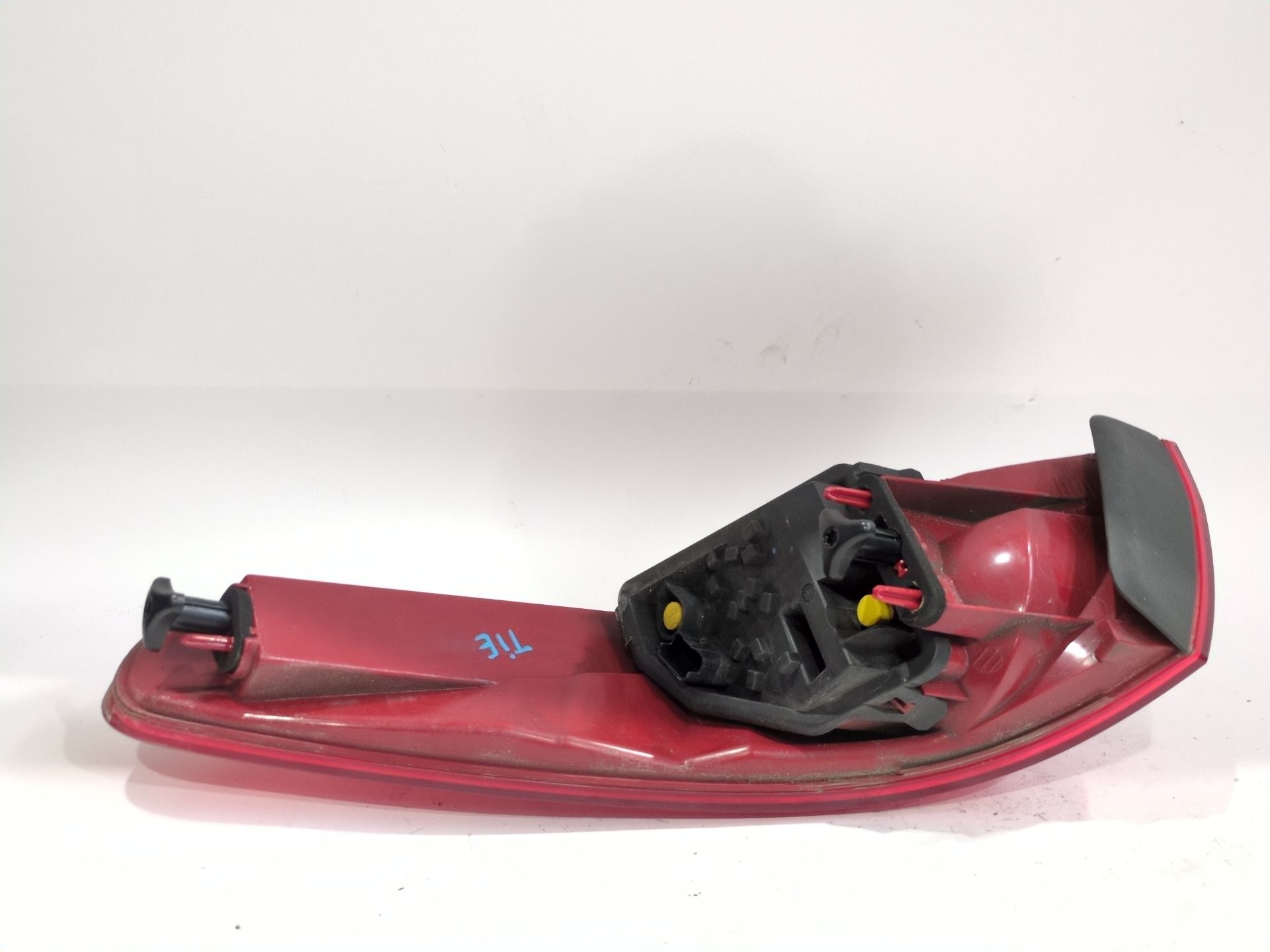 piloto_trasero_izquierdo_exterior_6350cf_6350_cf_peugeot_607_9d_9u_2_7_hdi_24v