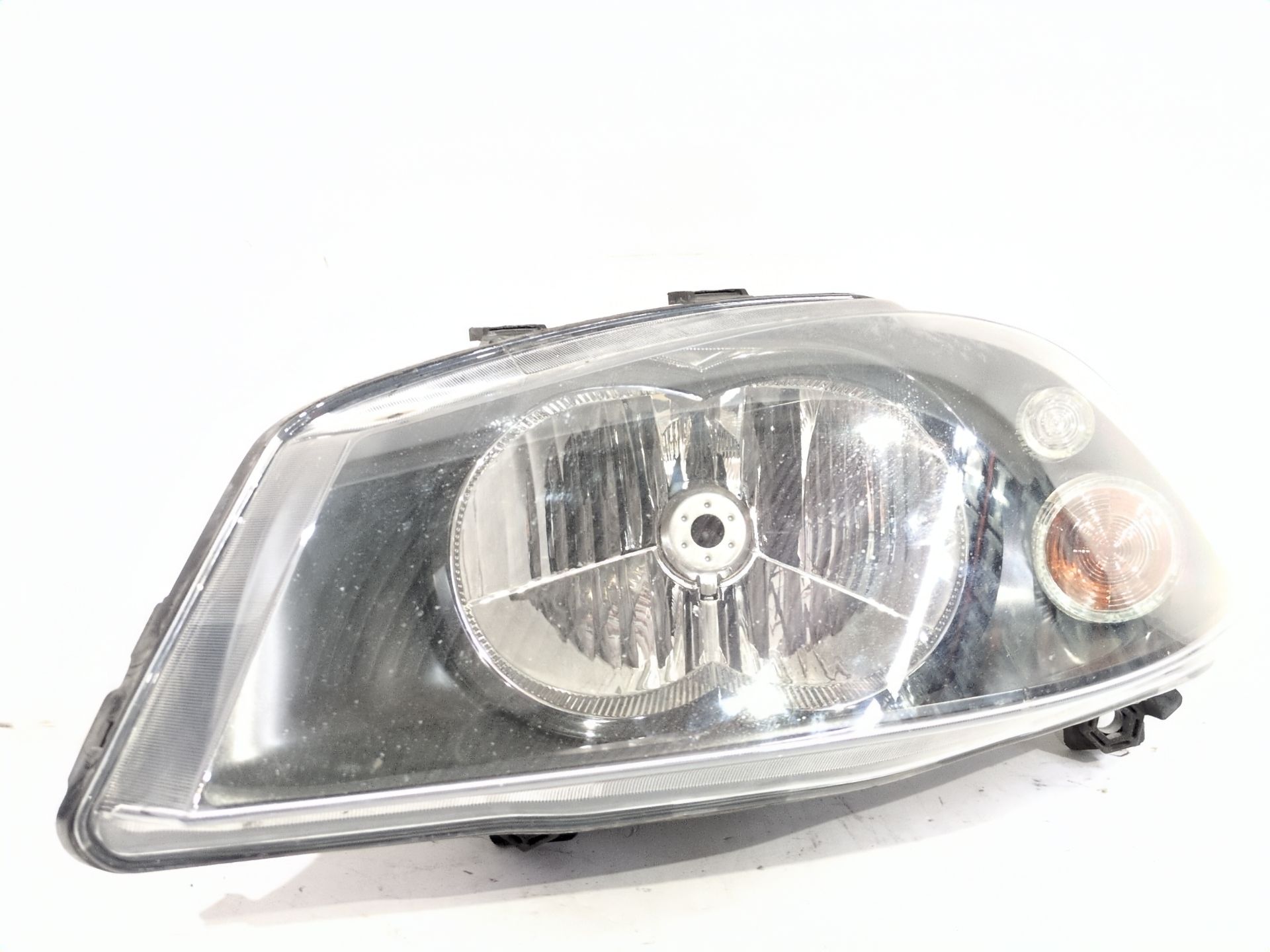 faro_izquierdo_6l1941021a_seat_ibiza_iii_6l1_1_9_sdi