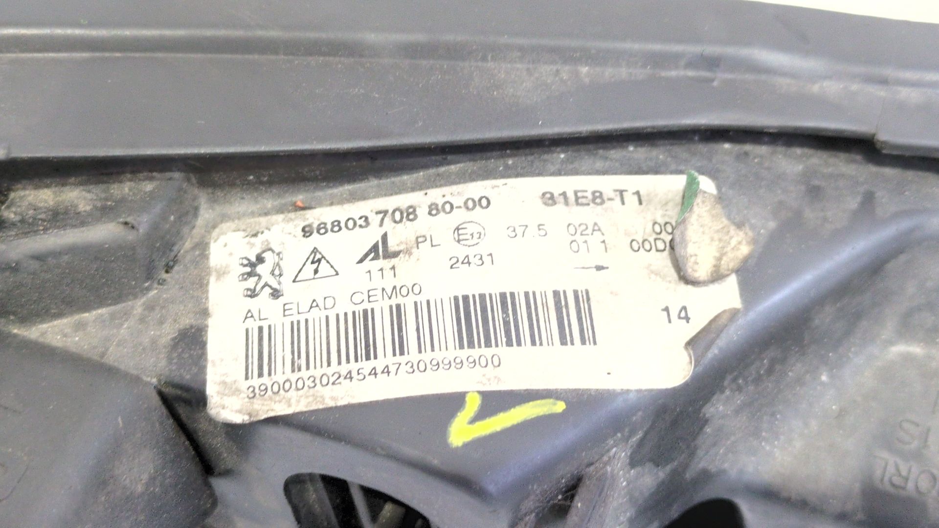 faro_izquierdo_xenon_9680370880_9680370880_00_peugeot_308_i_4a_4c_1_6_16v