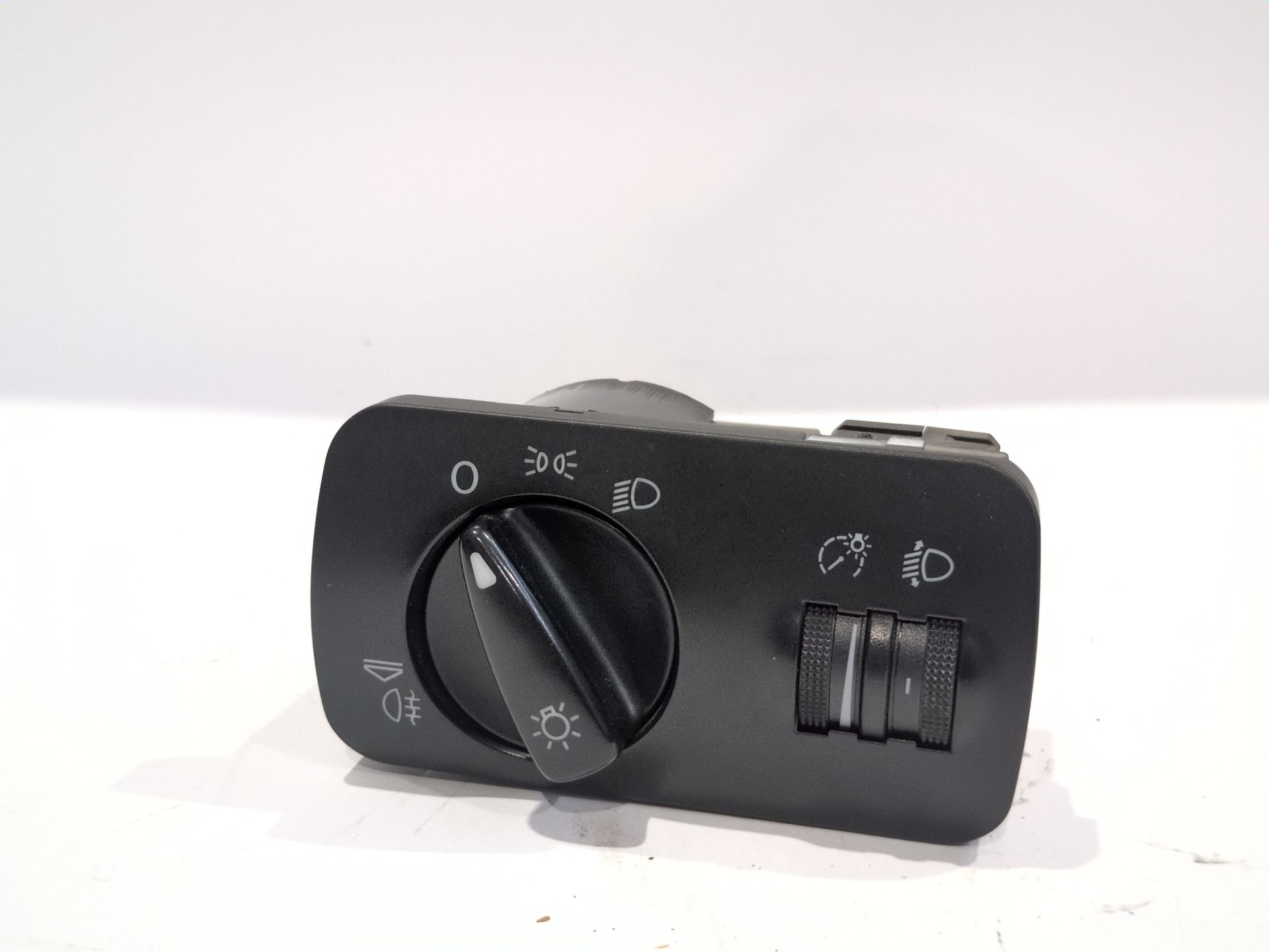 conmutador_de_luces_11alk3439t_bk76k1941531_seat_cordoba_6k1_6k2_1_9_tdi